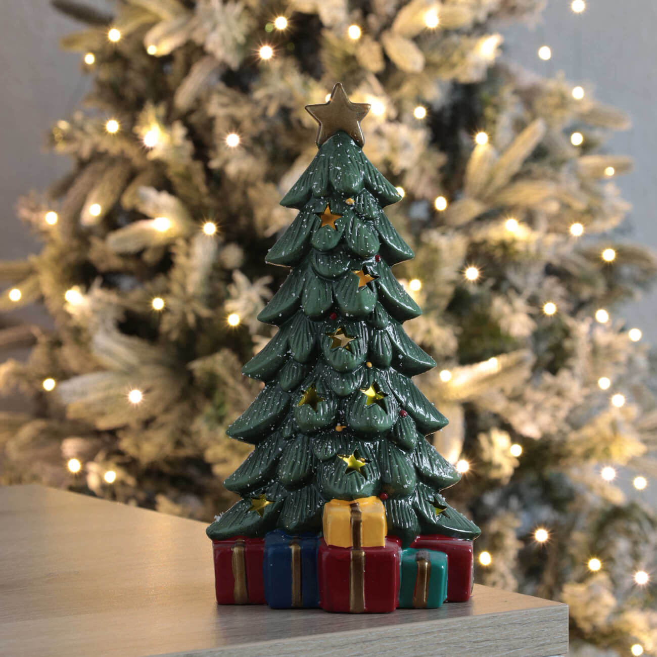 Статуэтка с подсветкой, 26 см, керамика, зелено-красная, Елка с подарками, Christmas classic
Статуэтка с подсветкой, 26 см, керамика, зелено-красная, Елка с подарками, Christmas classic