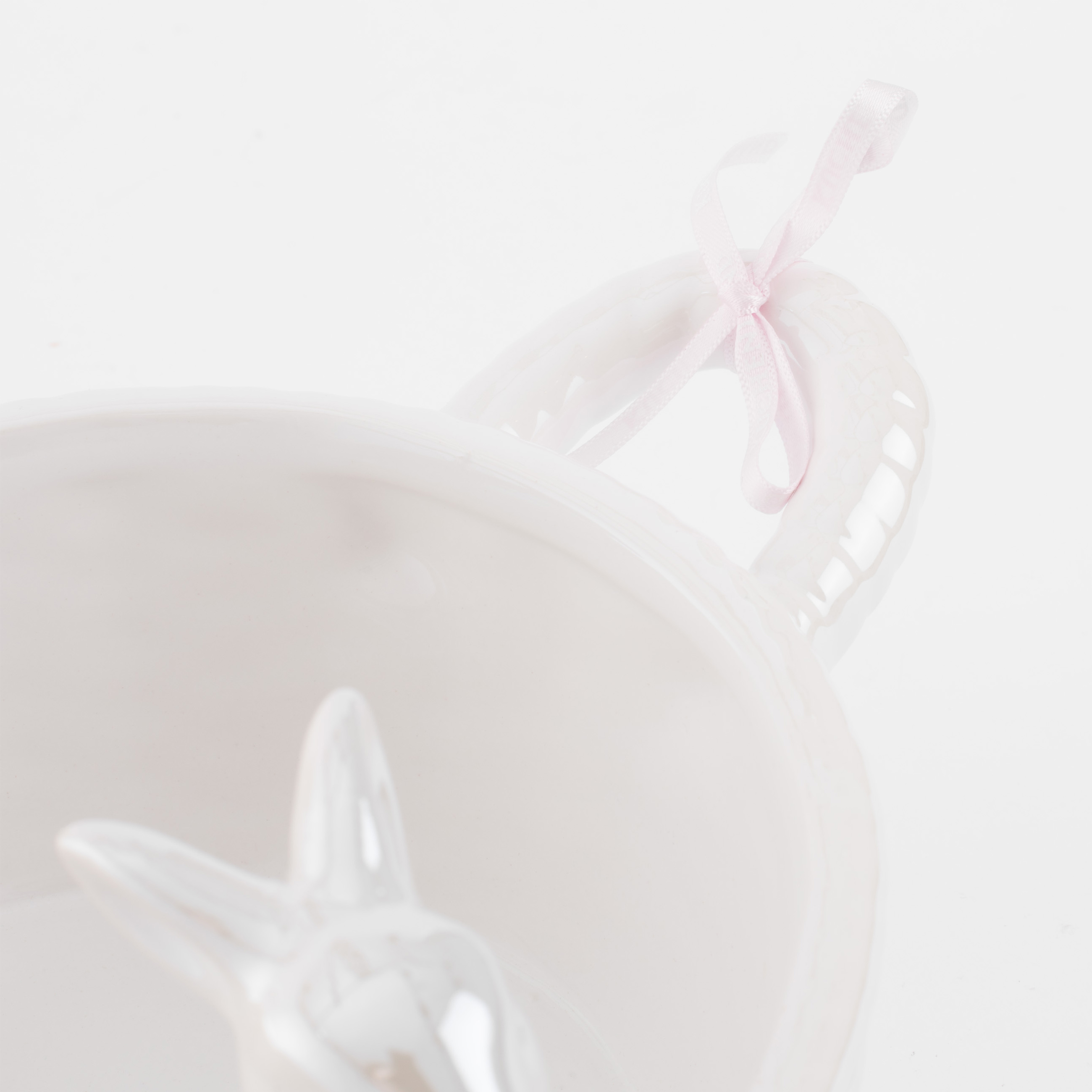 Конфетница, 30х12 см, с ручками, керамика, белая, перламутр, Два кролика в корзине, Easter изображение № 5