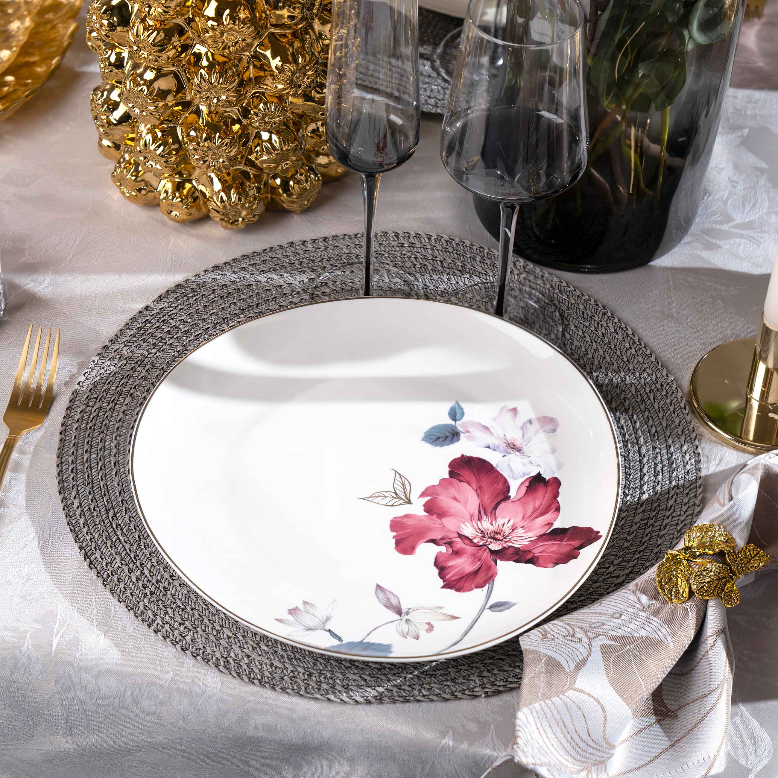 Тарелка обеденная, 28 см, фарфор N, белая, с золотистым кантом, Цветок и листья, Noir