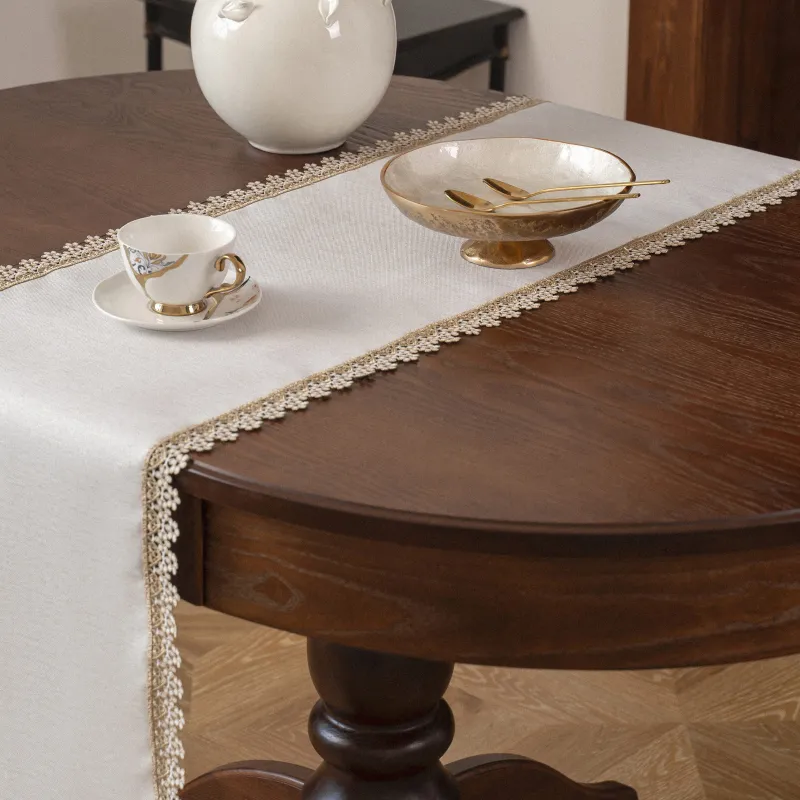 Дорожка настольная, 40х160 см, Цветочное кружево, Flower lace gold