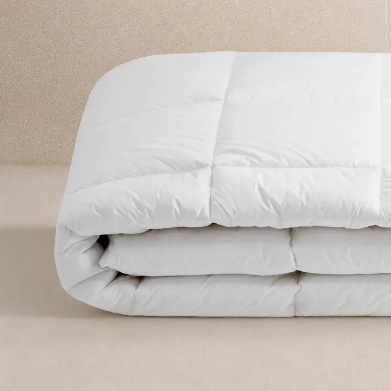 Одеяло, 200х220 см, хлопок/микрофибра, белое, с серебристым кантом, Soft cotton