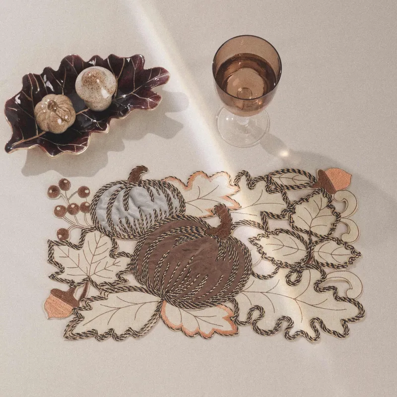 Салфетка под приборы, 30х45 см, полиэстер, бежевая, Тыквы в листьях, Autumn pumpkin