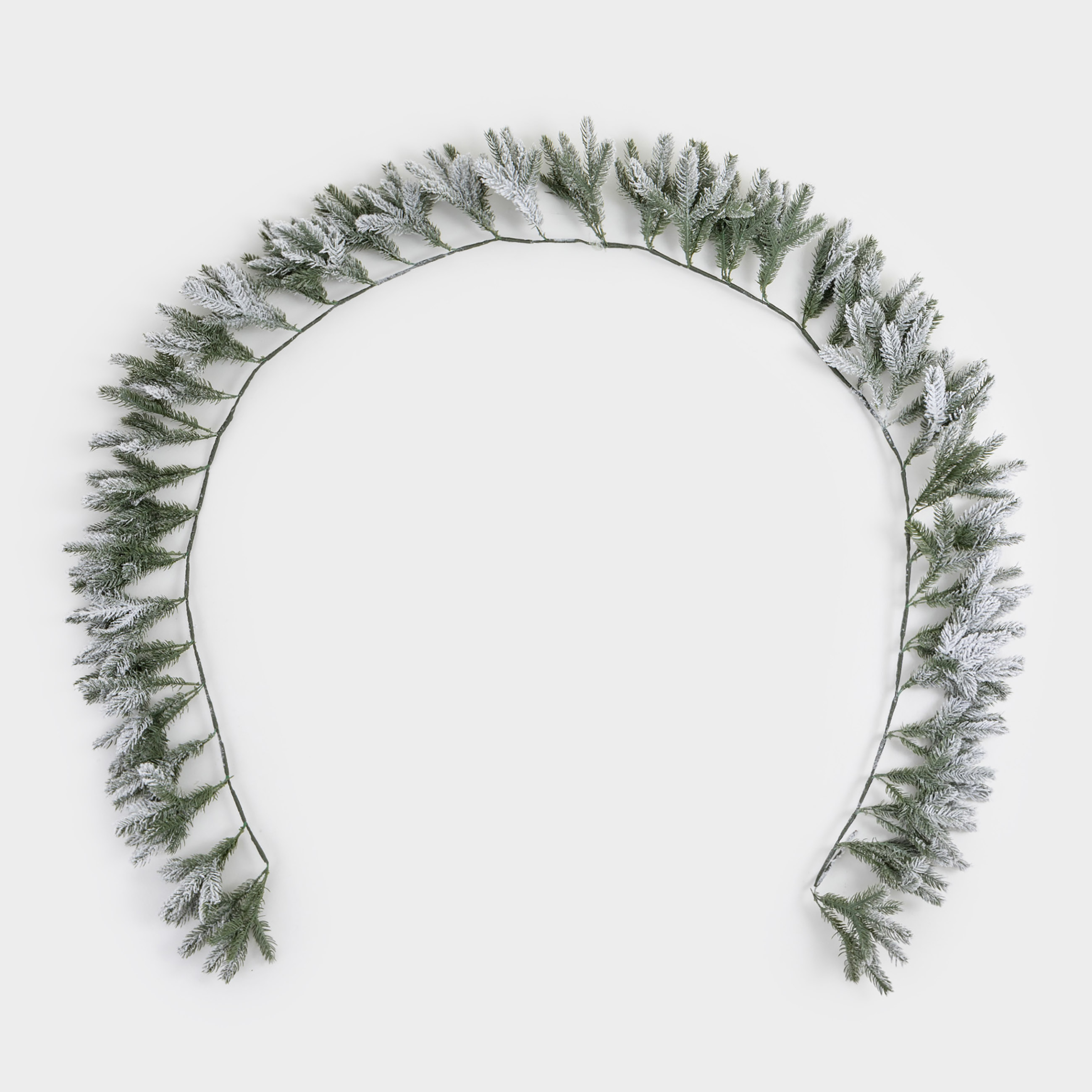 Ветка-гирлянда декоративная 27 м пластик Заснеженная ель Snowy decor 4490₽