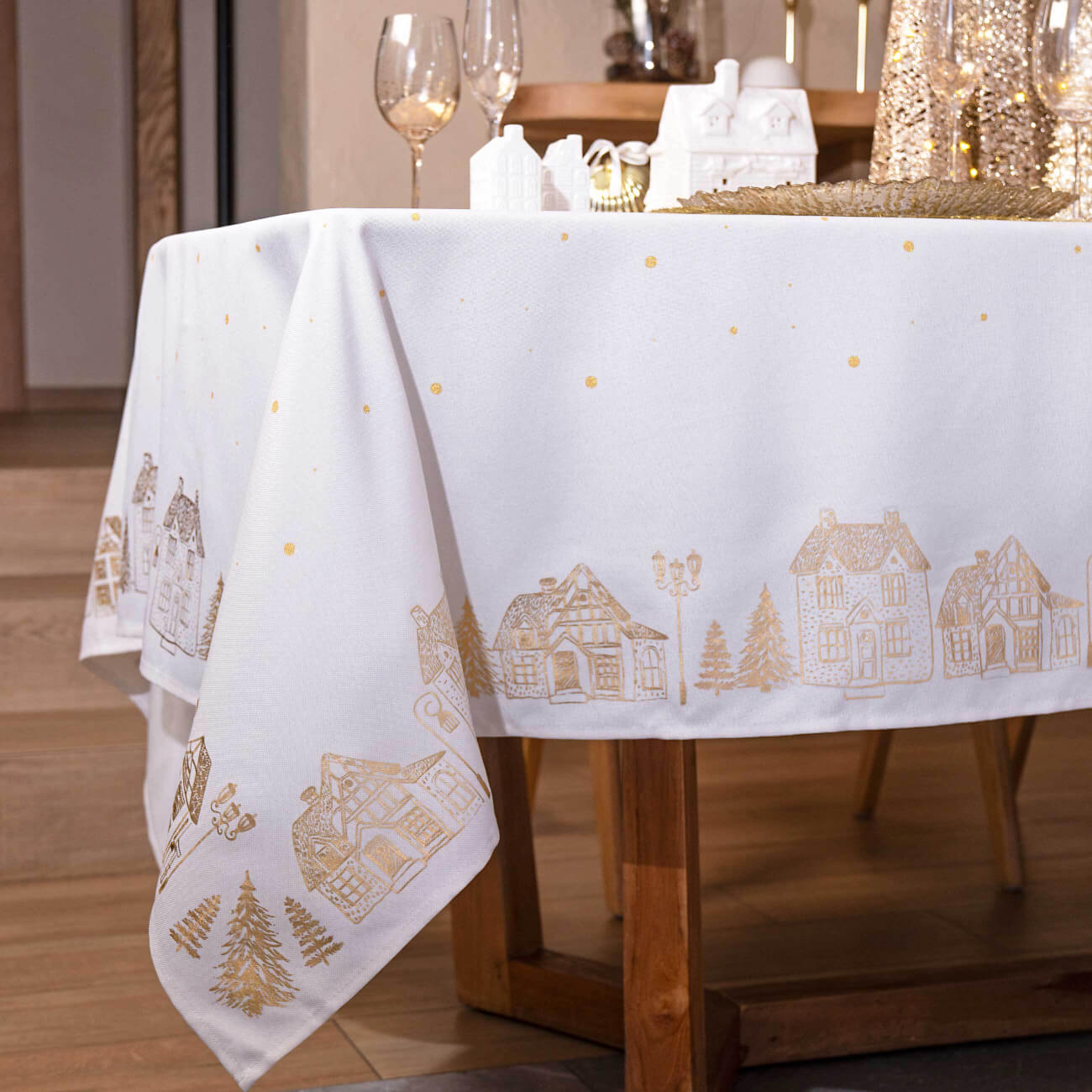 

Скатерть, 170х250 см, полиэстер, молочная, Золотистые дома, Frosty sparks