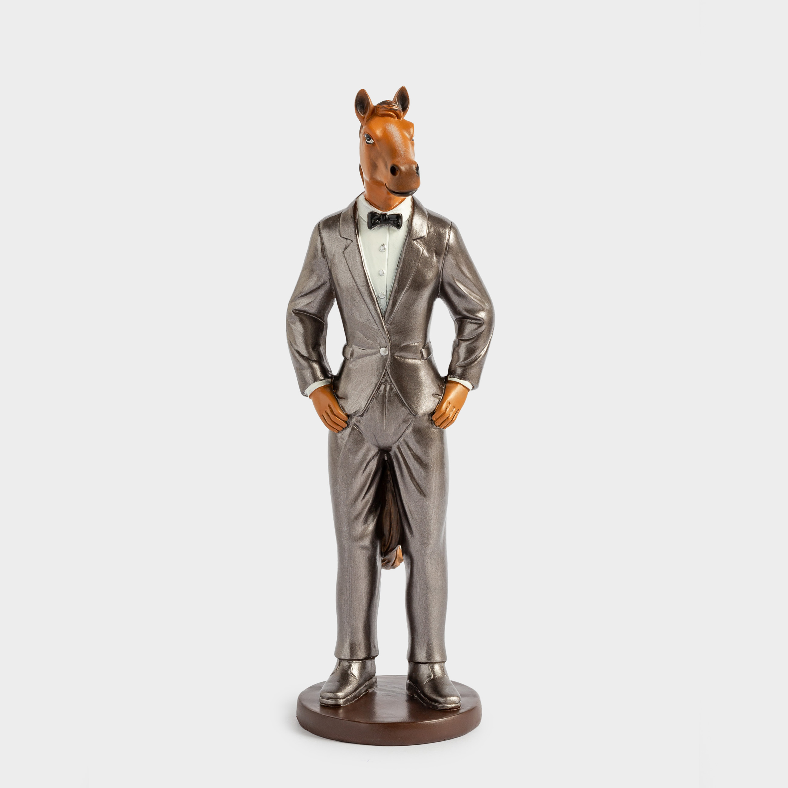 Статуэтка 26 см полирезин Конь в костюме Silver age 2990₽