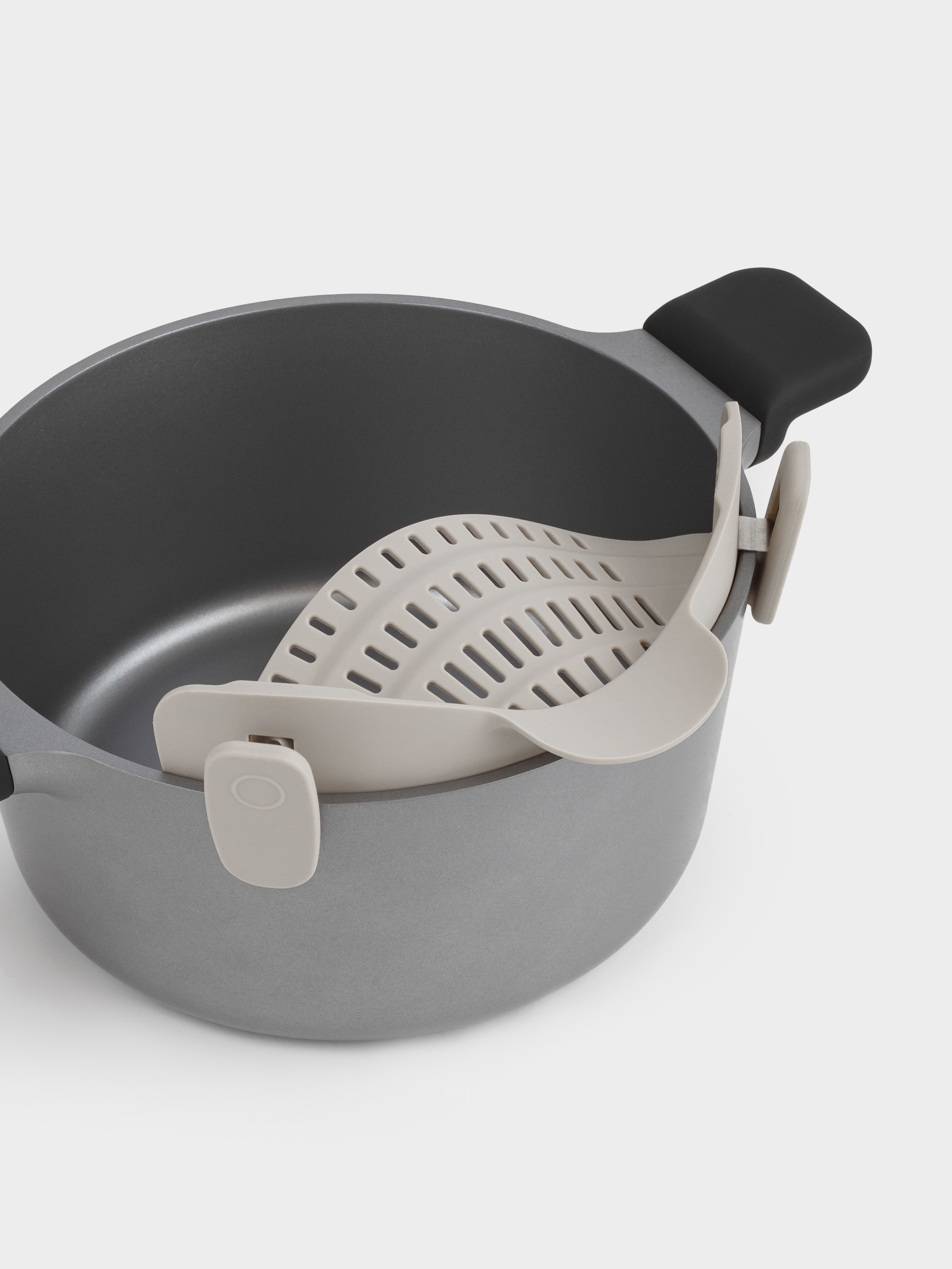 Дуршлаг-насадка на кастрюлю, 23 см, на зажимах, силикон, серо-коричневый, Soft kitchen, image-7