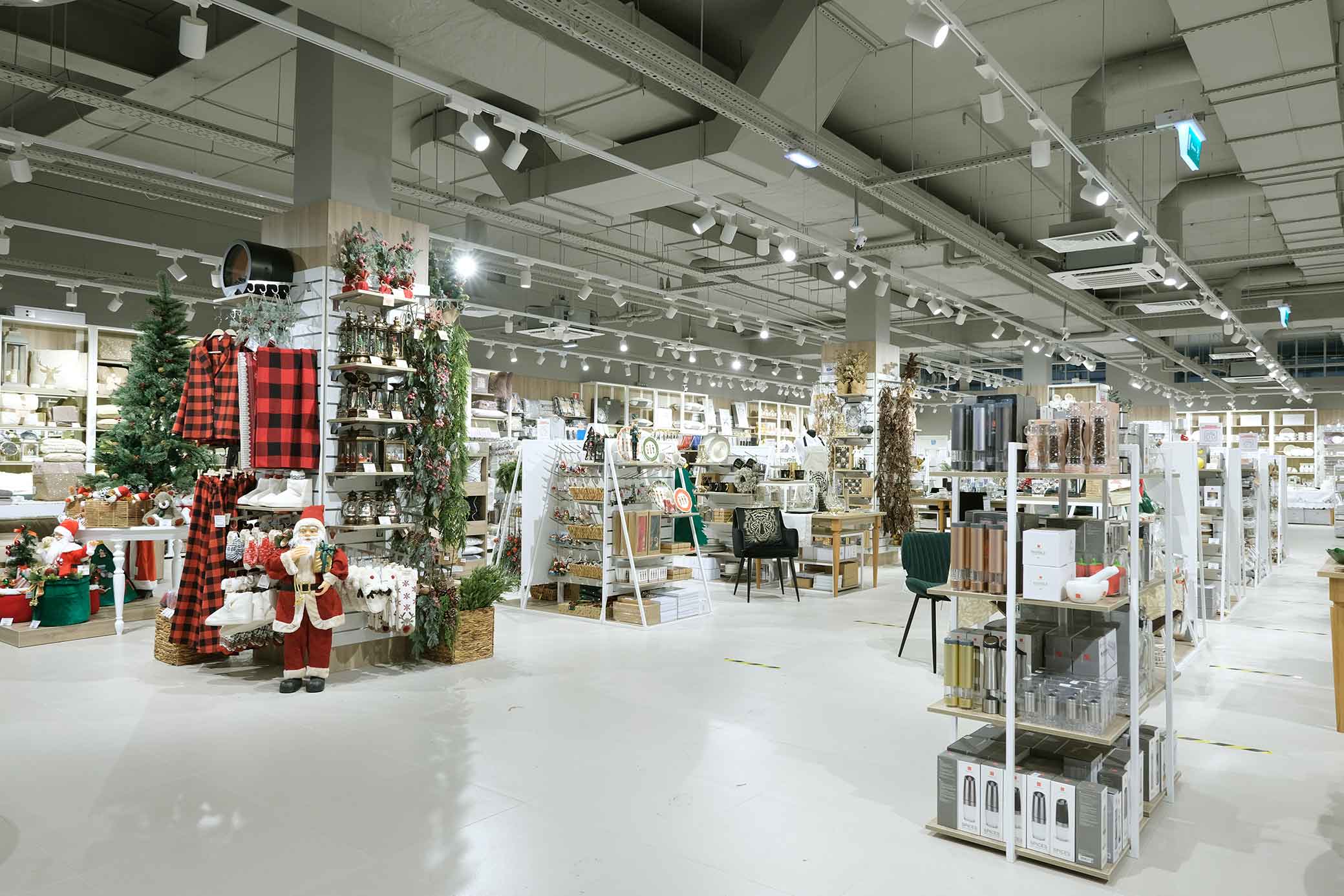 Нижнекамск, улица Сююмбике, 7 ТЦ "Ramus Mall", image-4