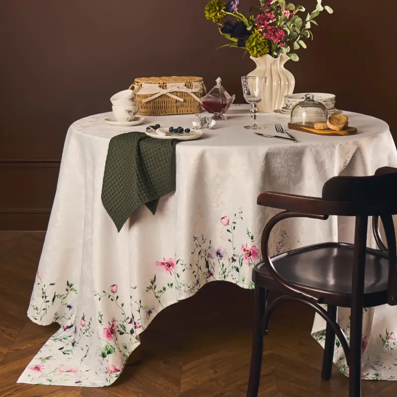 Скатерть, 170х250 см, жаккард, полиэстер, белая, Весенние цветы, Petal serenity ,image-0