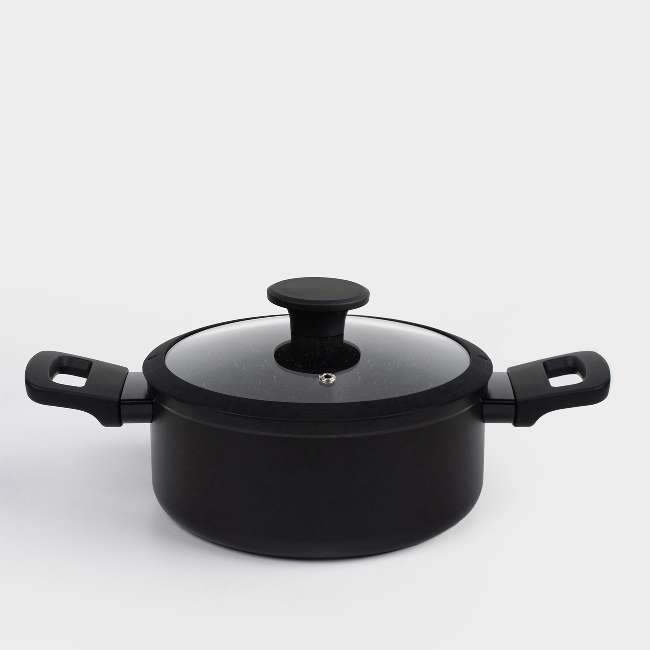 Кастрюля 20 см 26 л с крышкой с покрытием алюминий черная Black rock 3990₽