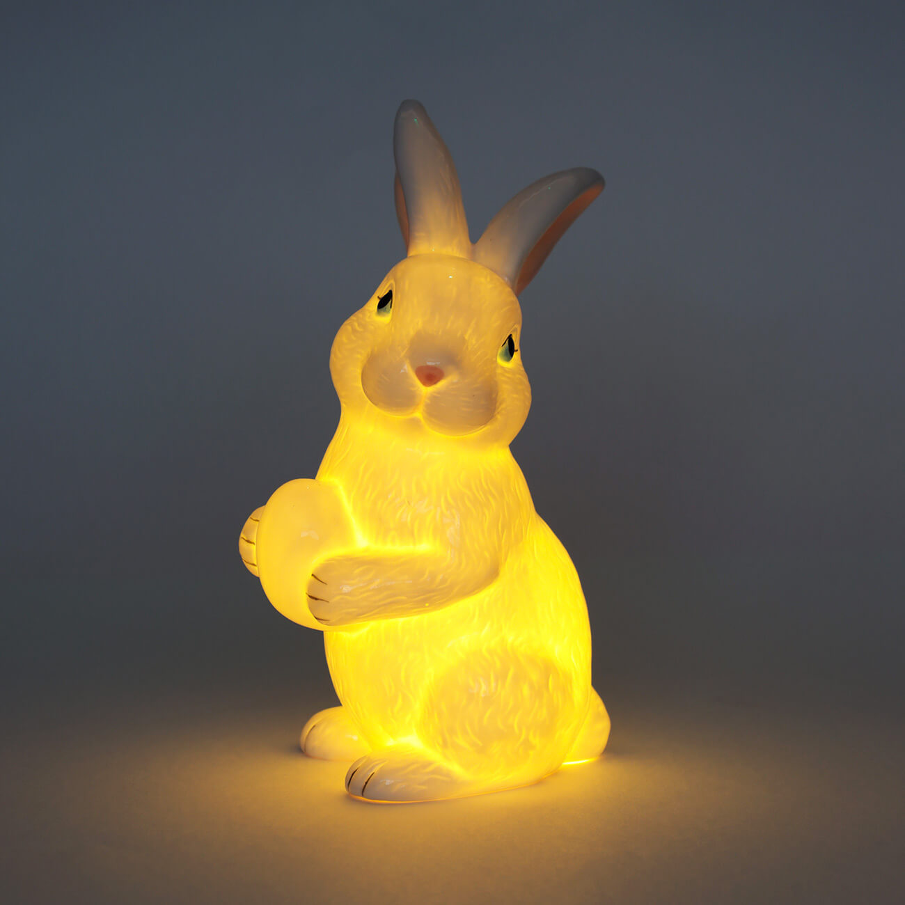 

Статуэтка, 20 см, с подсветкой, фарфор P, белая, Кролик с яйцом, Easter