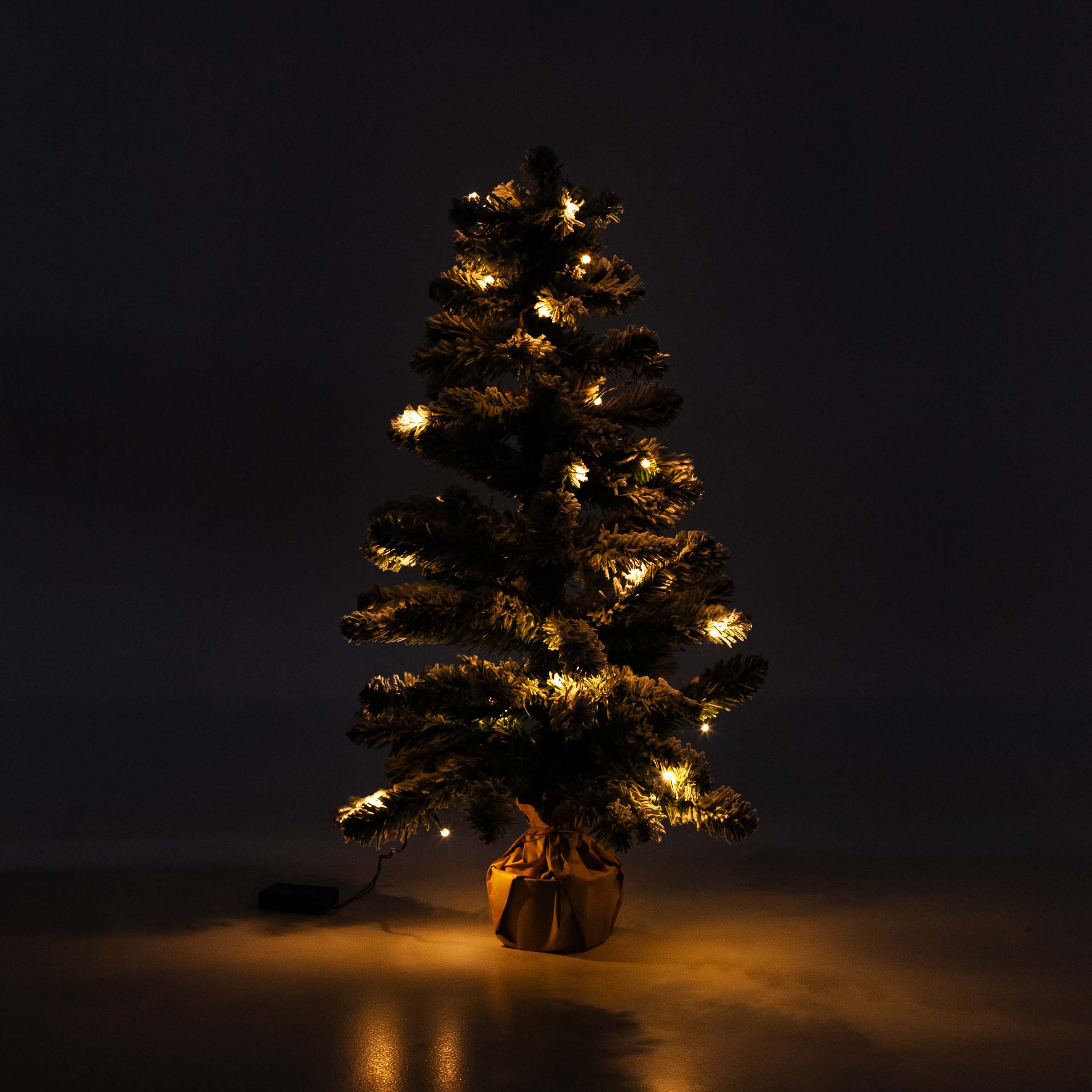 Ель искусственная, 90 cм, на подставке, с подсветкой, ПВХ/металл, Заснеженная ель, Snowy decor, image-5