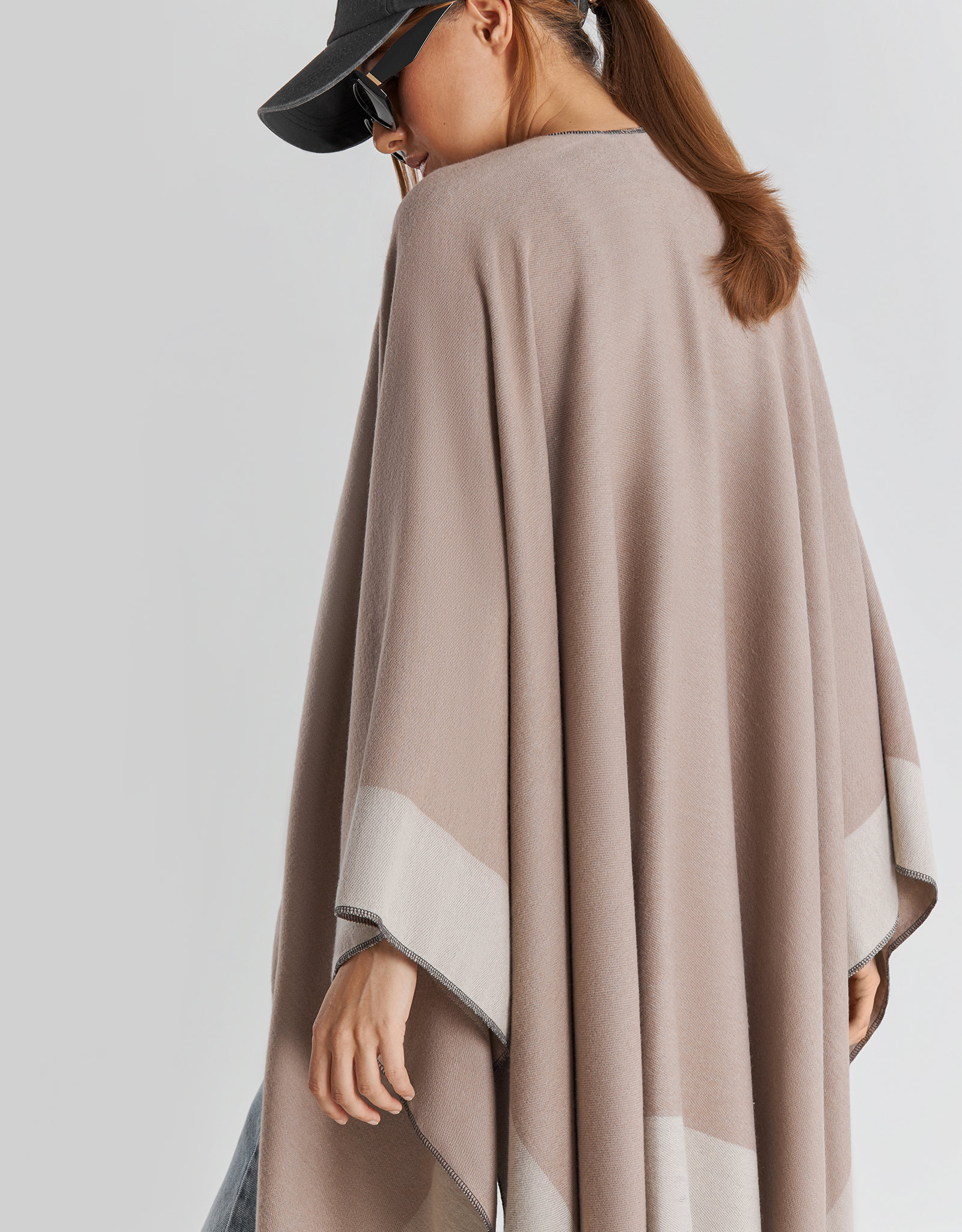 Пончо, 160х135 см, полиэстер/вискоза, бежевое, Полосы, Poncho