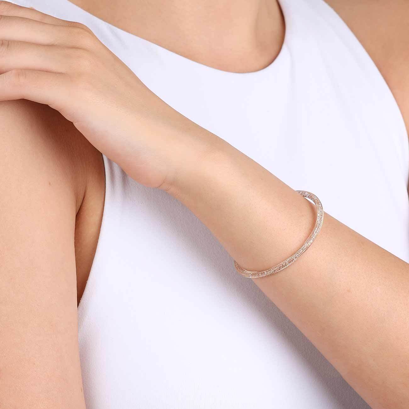 

Браслет, 23 см, металл/стразы, золотистый, Плетение, Jewelry