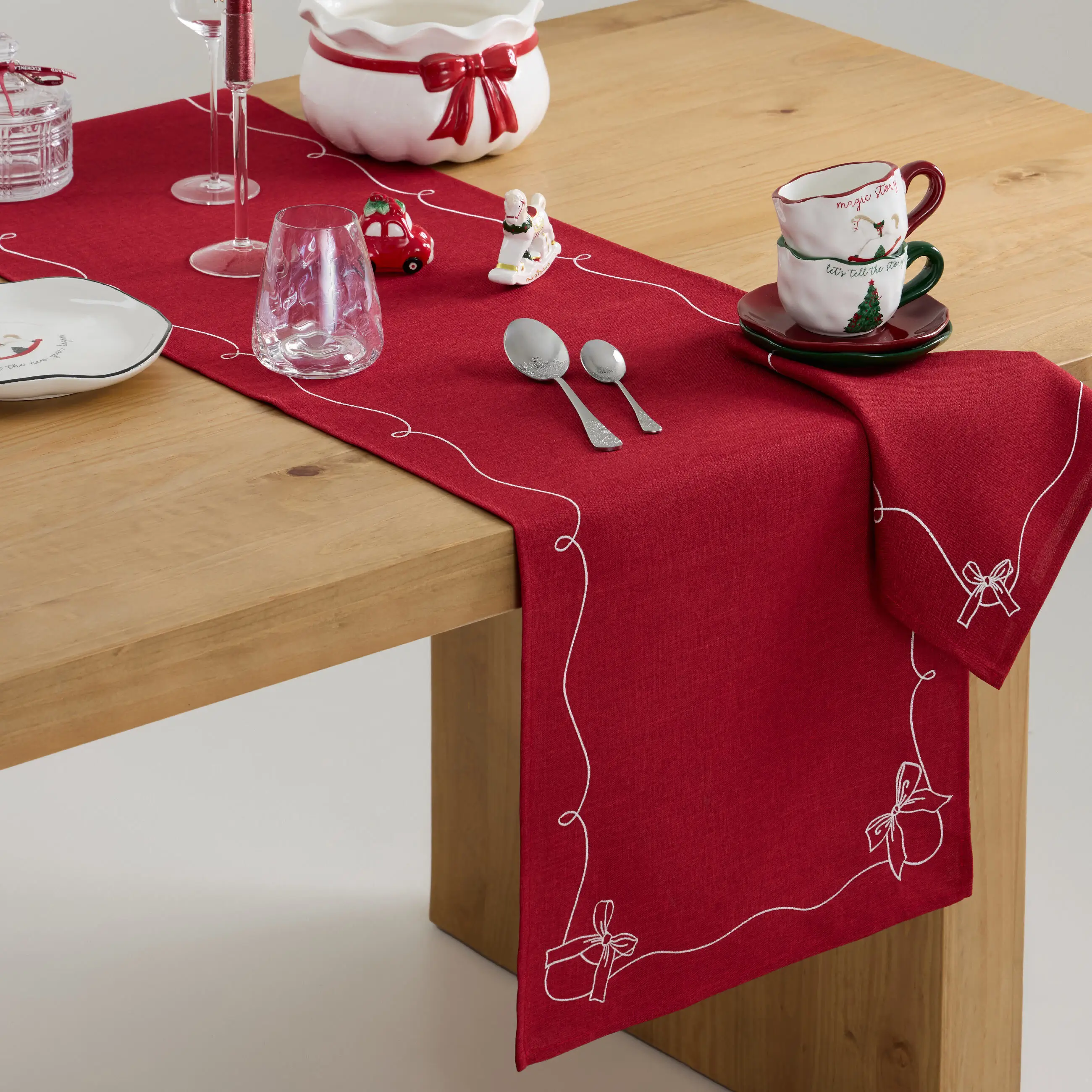 Дорожка настольная, 40х160 см, полиэстер, красная, Банты, Bow color