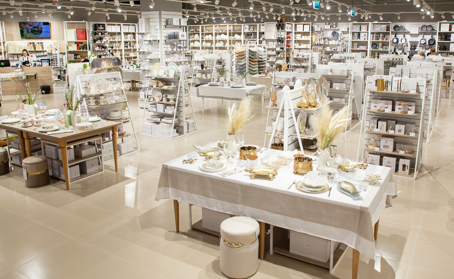 Петрозаводск, Лесной проспект, 47А, ТРК "Лотос Plaza", image-2