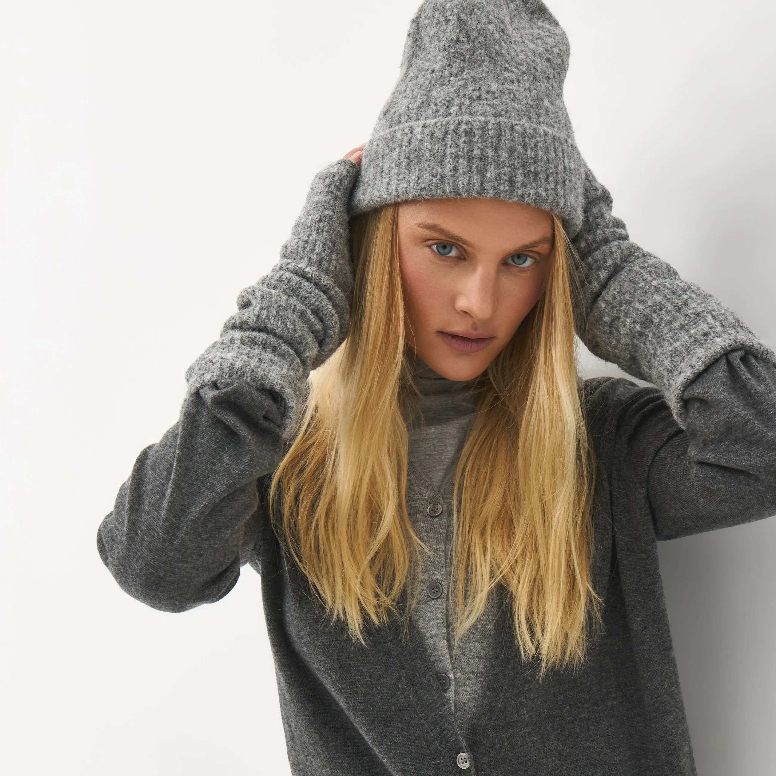 Шапка женская, Loop