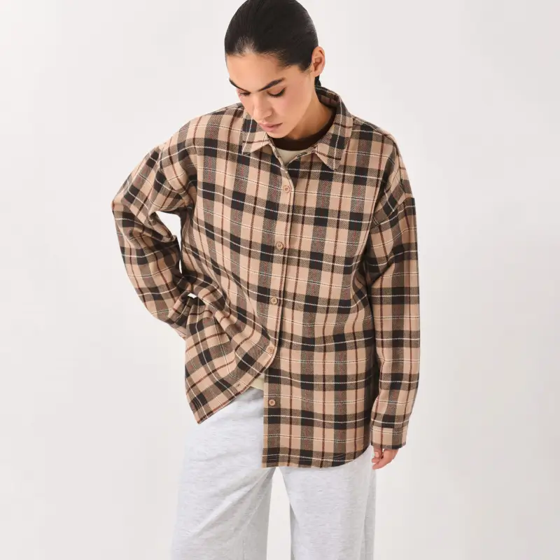 Коричневый