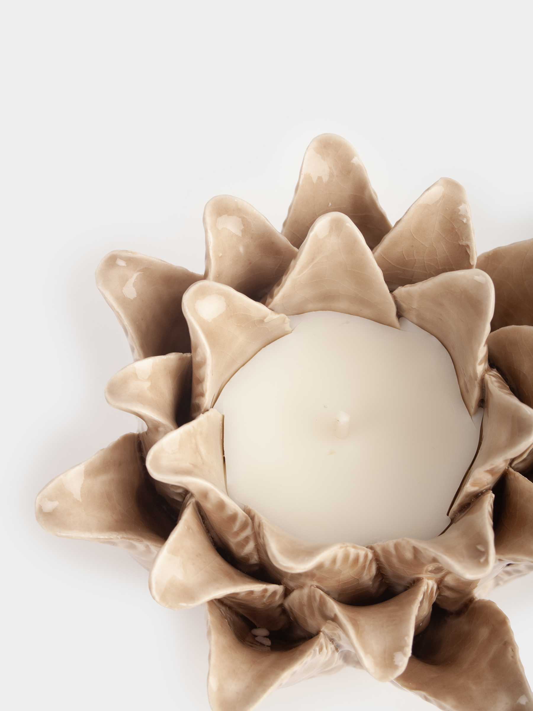 Свеча ароматическая, 7 см, в подсвечнике, керамика, бежевая, Beach musk, Цветок, Rose