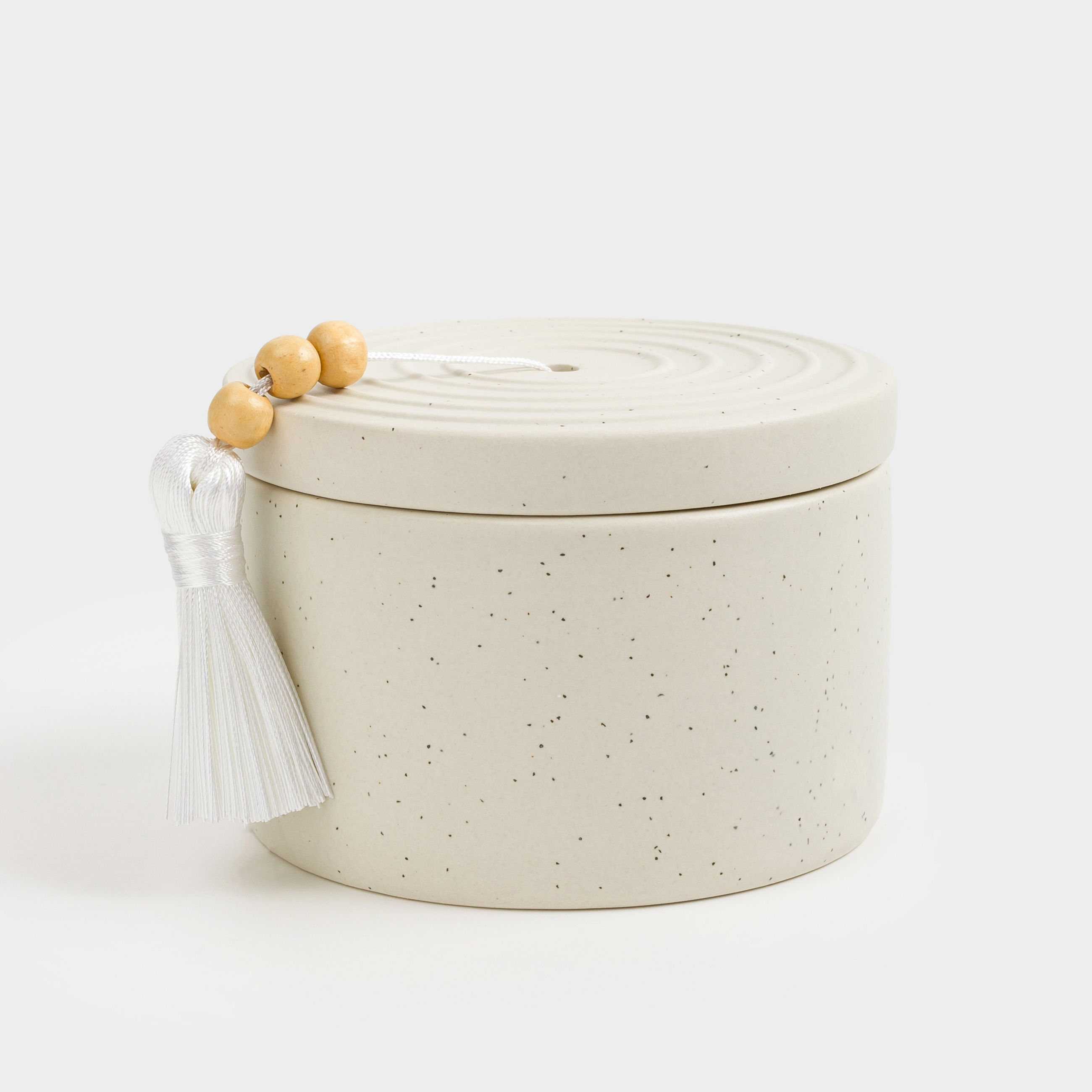 Свеча ароматическая, 7 см, в подсвечнике, с кисточкой, керамика, Coconut Milk, Delicia, image-0