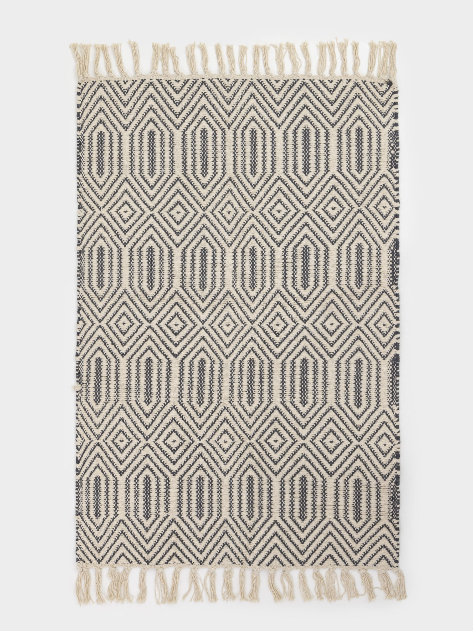 Коврик, 60x90 см, с бахромой, хлопок, черно-молочный, Rhombic, image-1