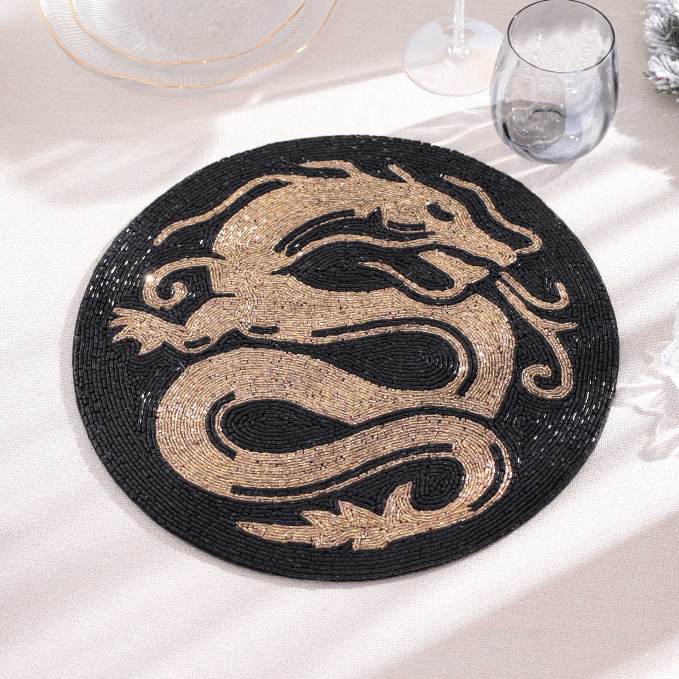 Салфетка под приборы, 36 см, бисер, круглая, золотисто-черная, Дракон, Art beads изображение № 4