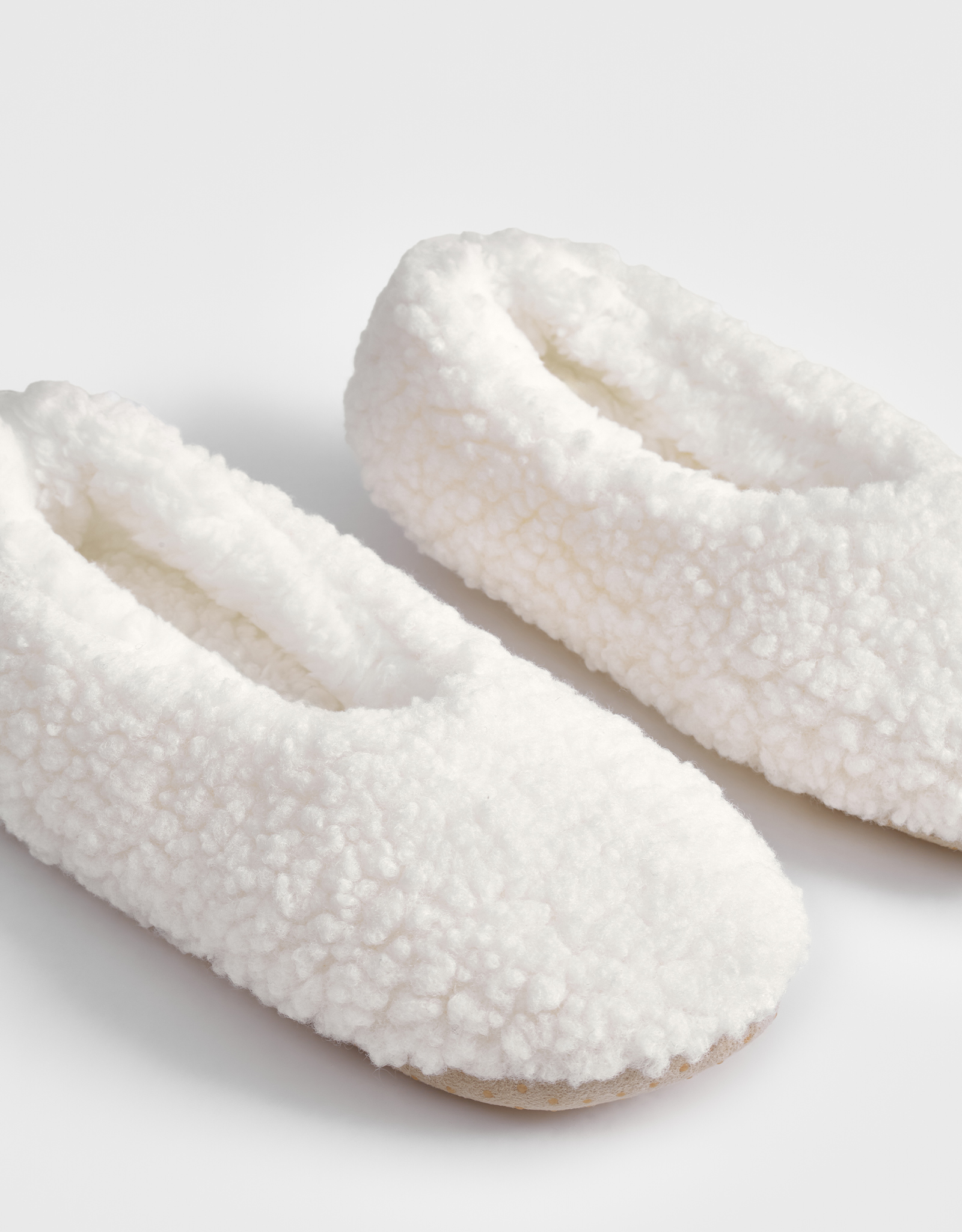 Тапочки-носки женские, домашние, искусственный мех/шерпа, молочные, Cozy plush, image-2