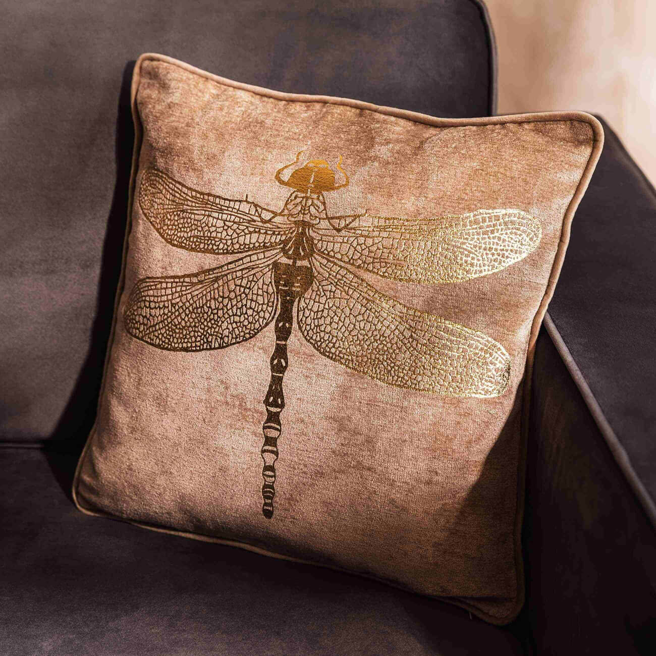 

Подушка декоративная, 45х45 см, шенилл/вельвет, бежевая, Стрекоза, Dragonfly