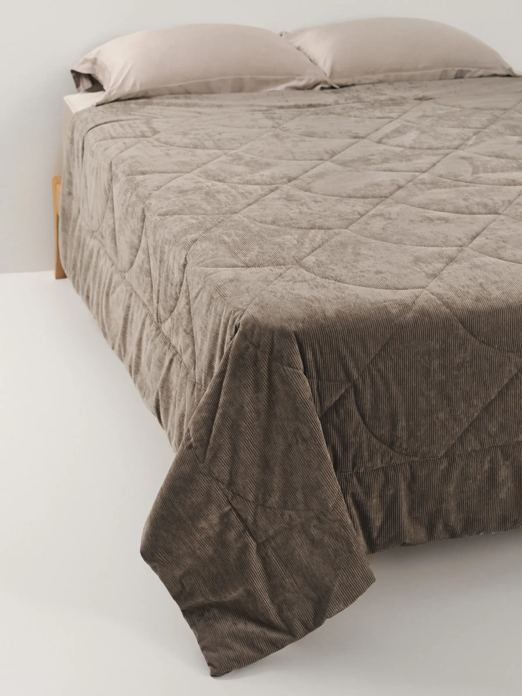 Покрывало, 220х240 см, стеганое вельвет/микрофибра, песочное, Полосы, Stitch velvet