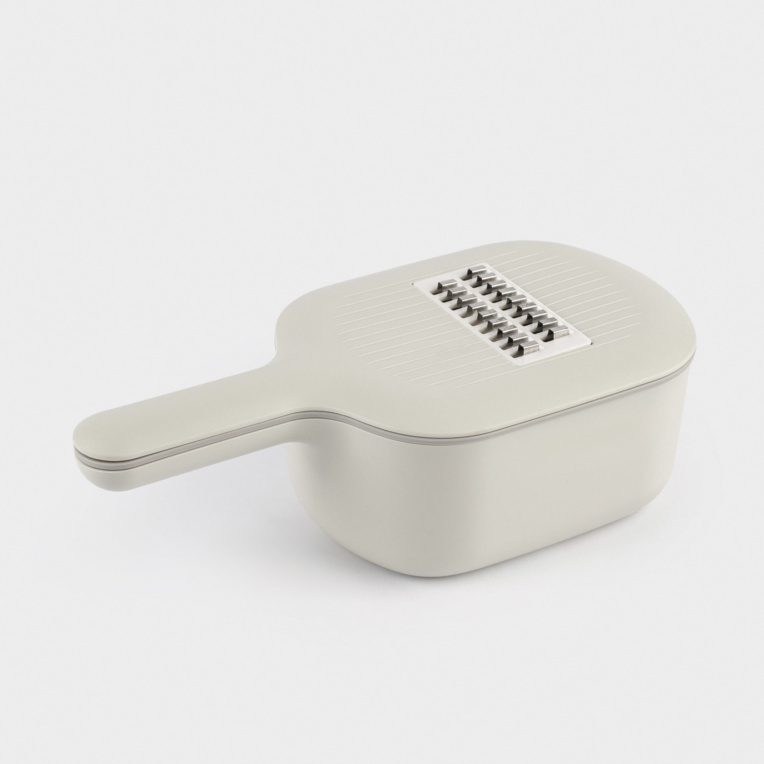 Терка 29х14 см 4 насадки с контейнером с ручкой пластиксталь серая Matto 1590₽