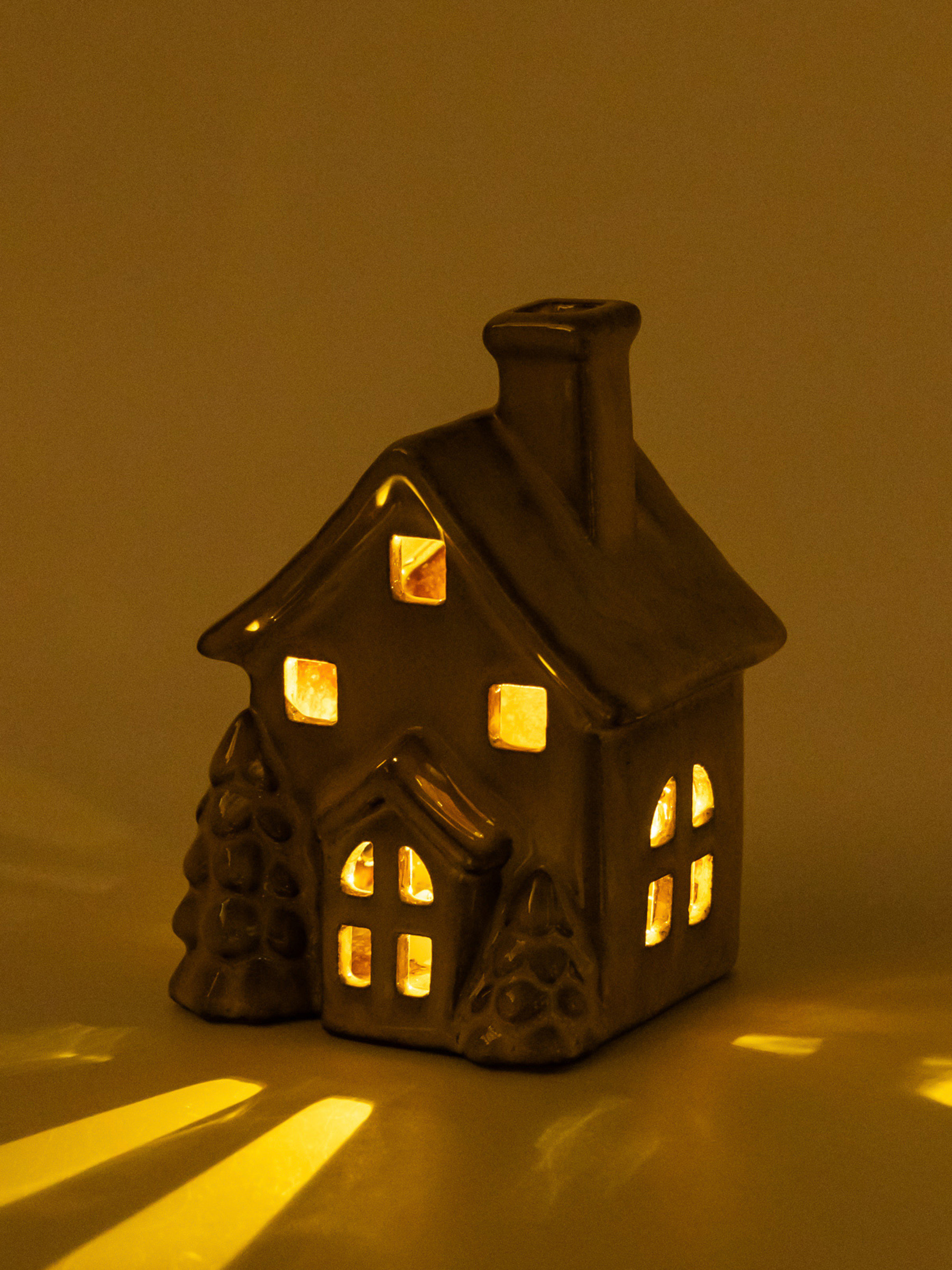 Статуэтка с подсветкой, 13 см, фарфор P, молочно-коричневая, Дом с елками, House shape, image-3