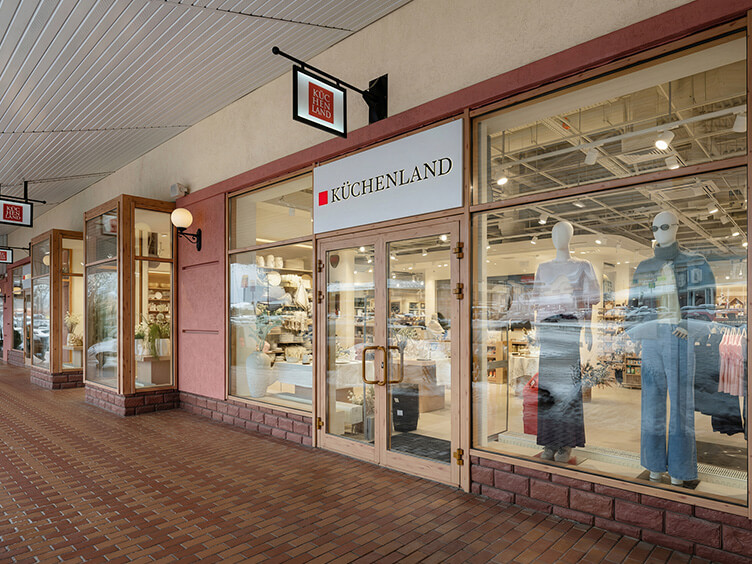 Москва, МО, деревня Покровское, ул. Центральная, 33, Novaya Riga Outlet Village (Новая Рига Аутлет), image-1