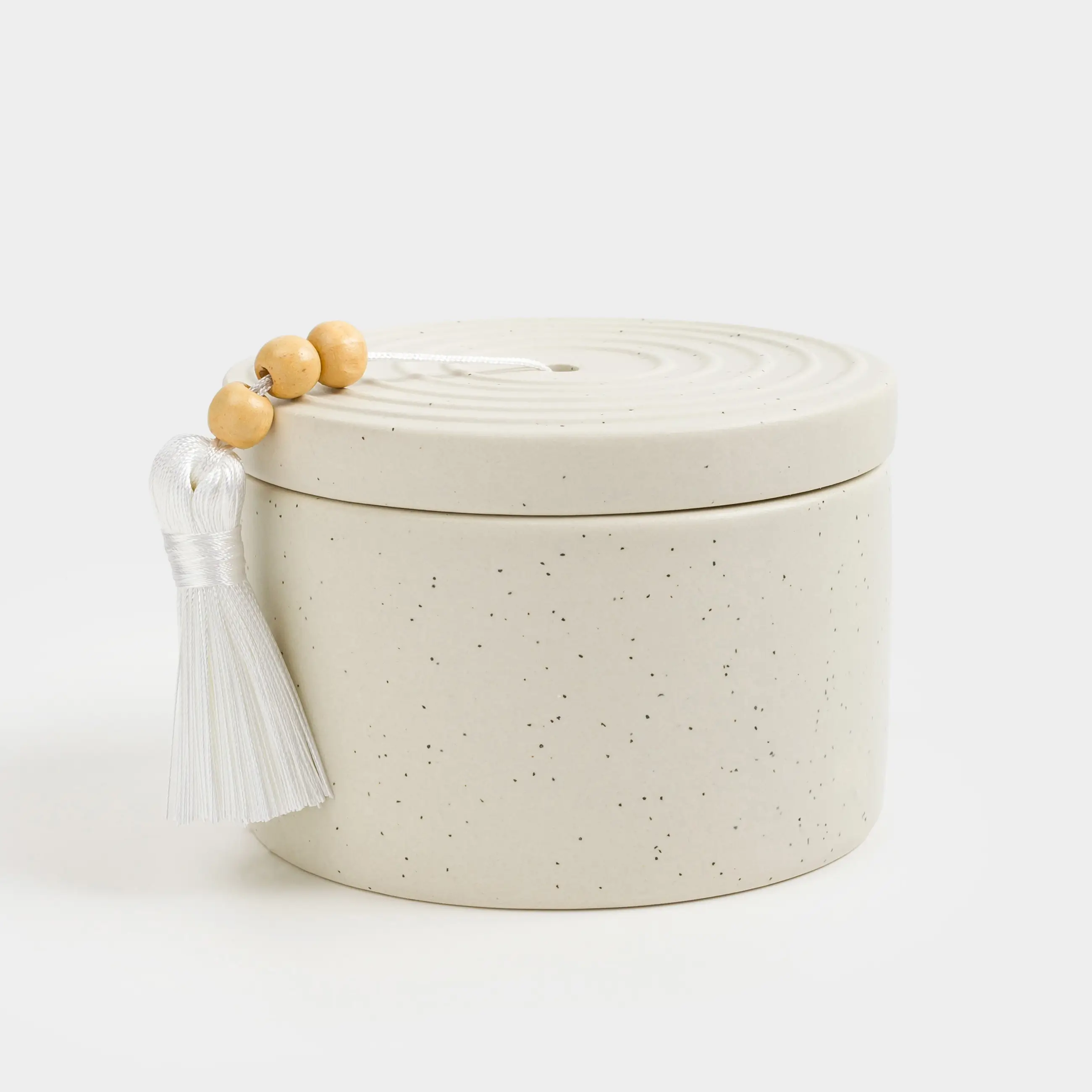 Свеча ароматическая, 7 см, в подсвечнике, с кисточкой, керамика, Coconut Milk, Delicia