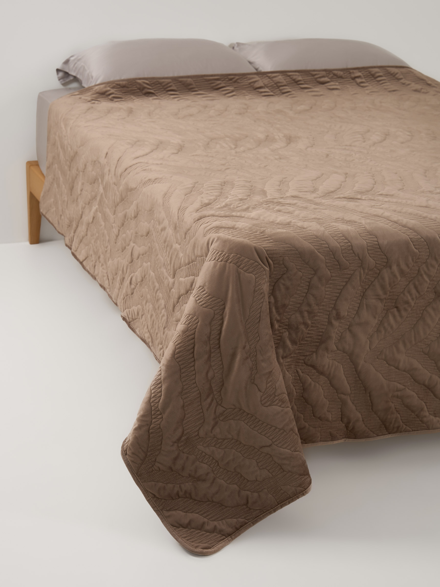 Покрывало, 220х240 см, стеганое, вельвет/микрофибра, коричневое, Stitch velvet, image-0