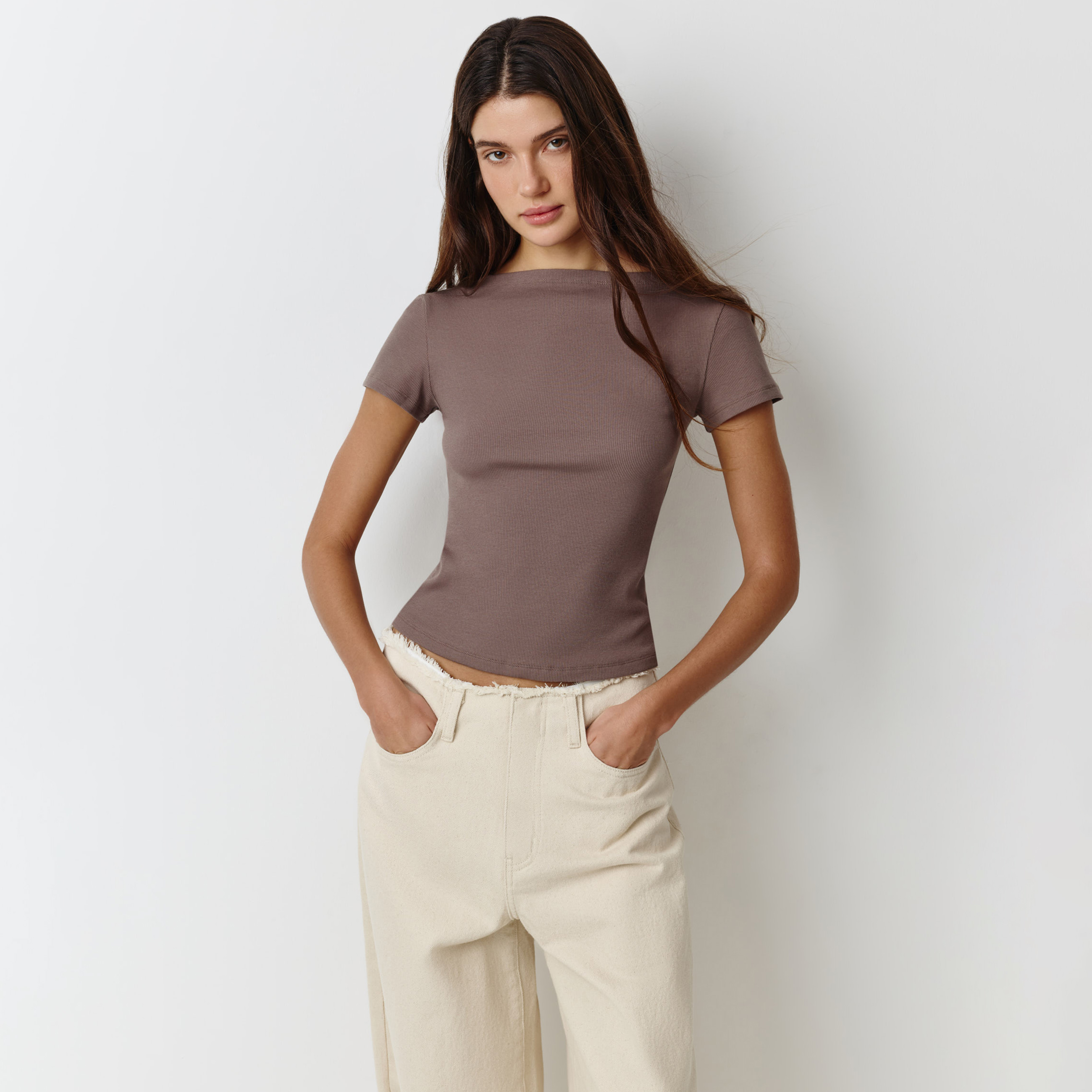 Коричневый