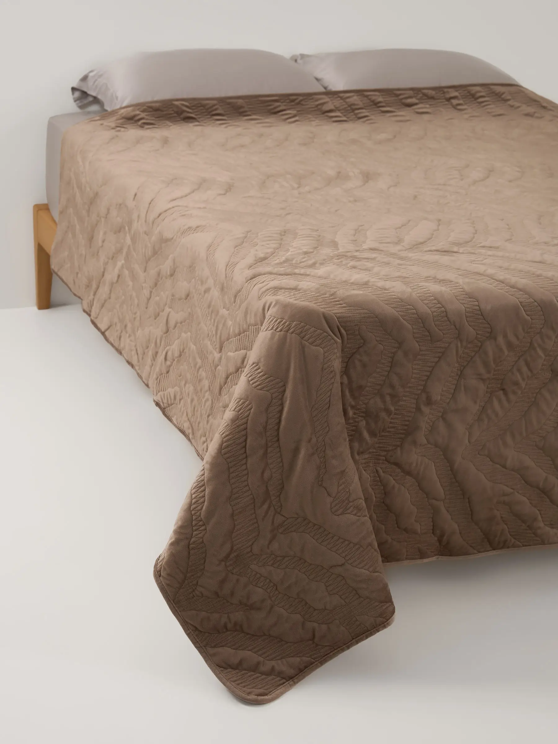 Покрывало, 220х240 см, стеганое, вельвет/микрофибра, коричневое, Stitch velvet