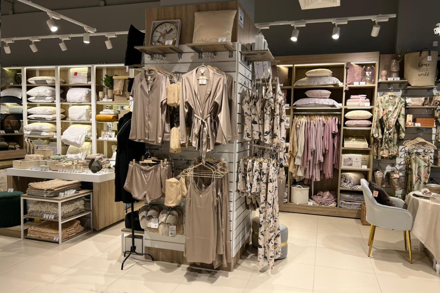 Пермь, улица Петропавловская, 73А, ТЦ "iMALL Эспланада", image-1