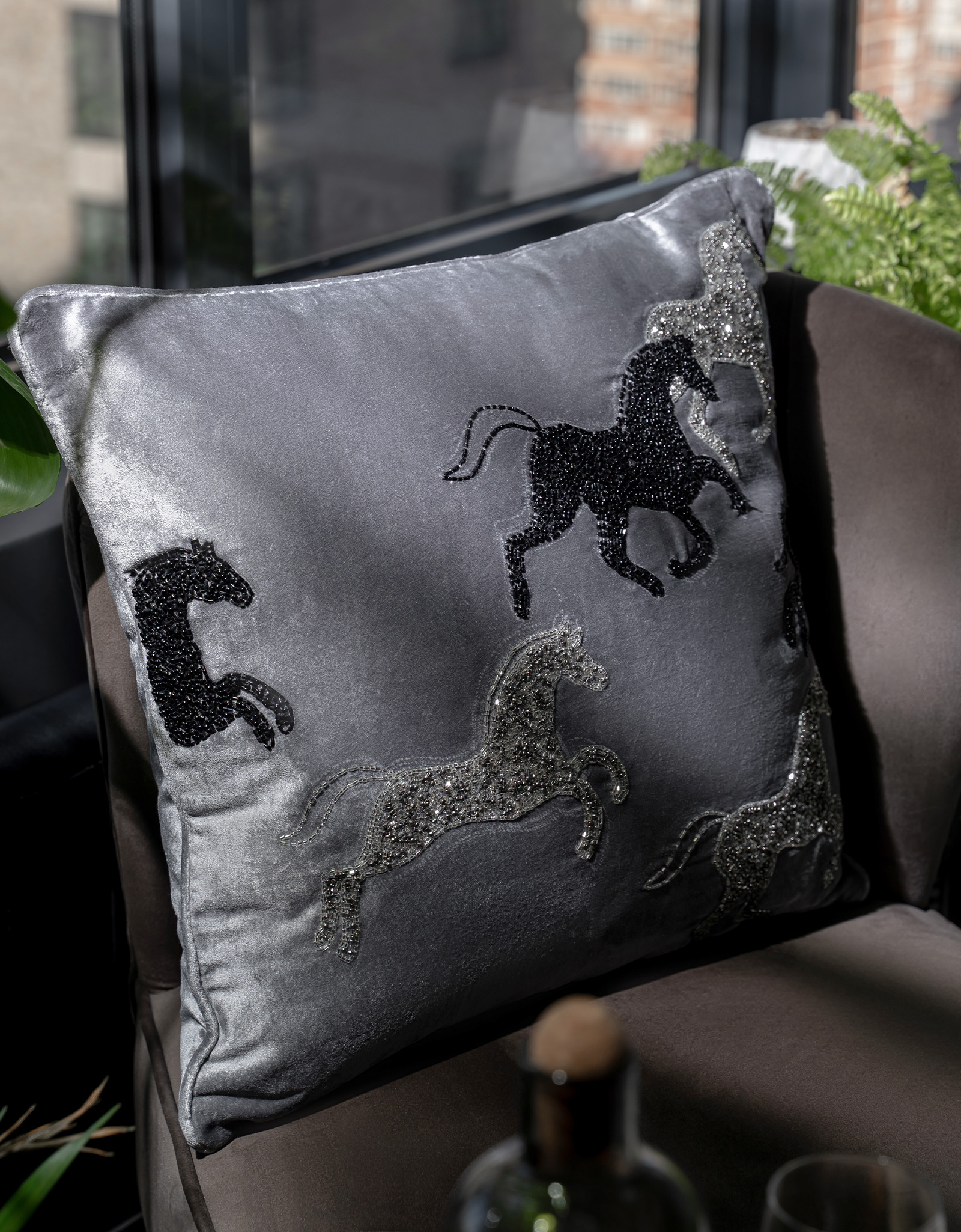 Подушка декоративная, 50х50 см, вельвет/бисер, серая, Лошади, Horse, image-6