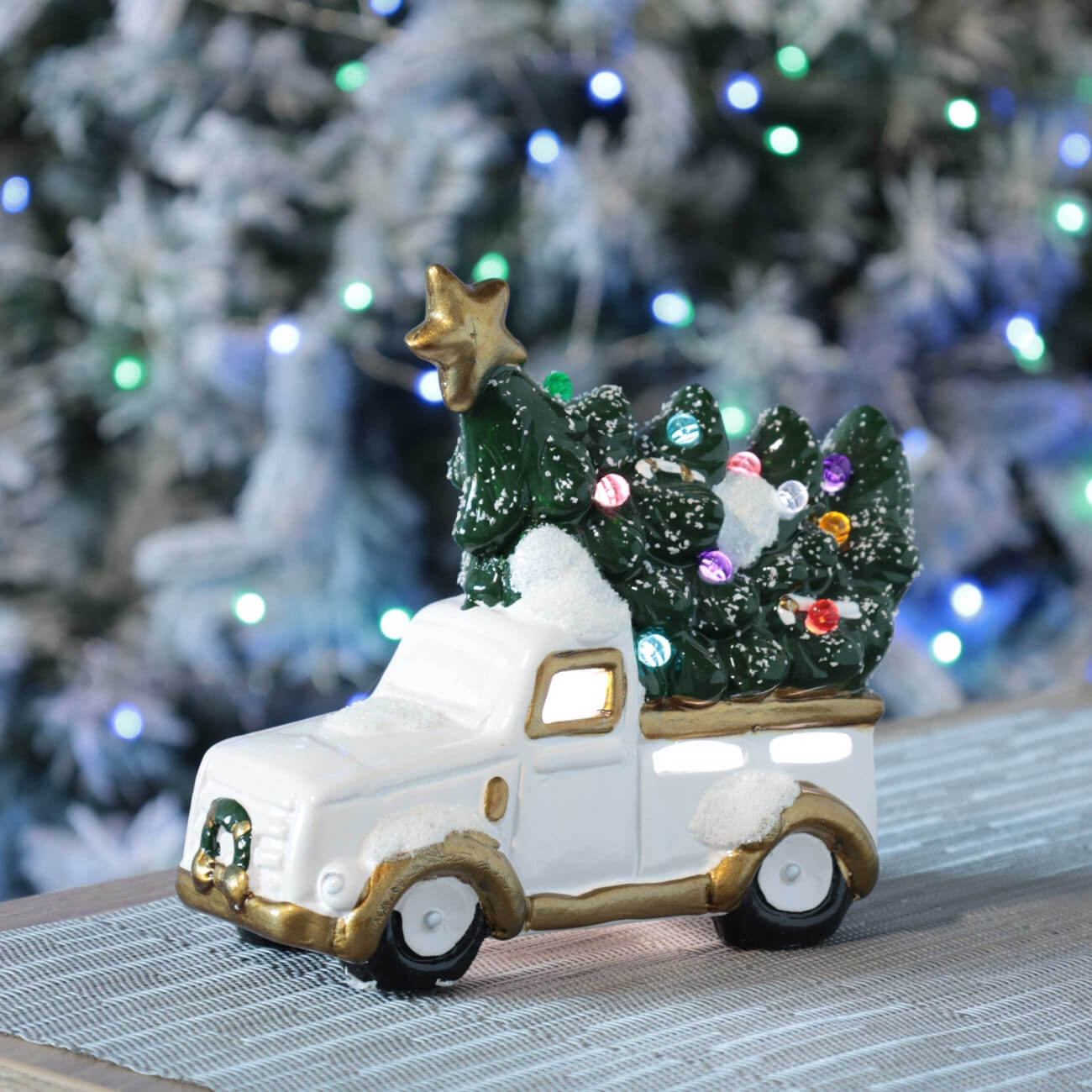 Статуэтка с подсветкой, 15 см, керамика, бело-золотистая, Машина с елкой, Christmas car