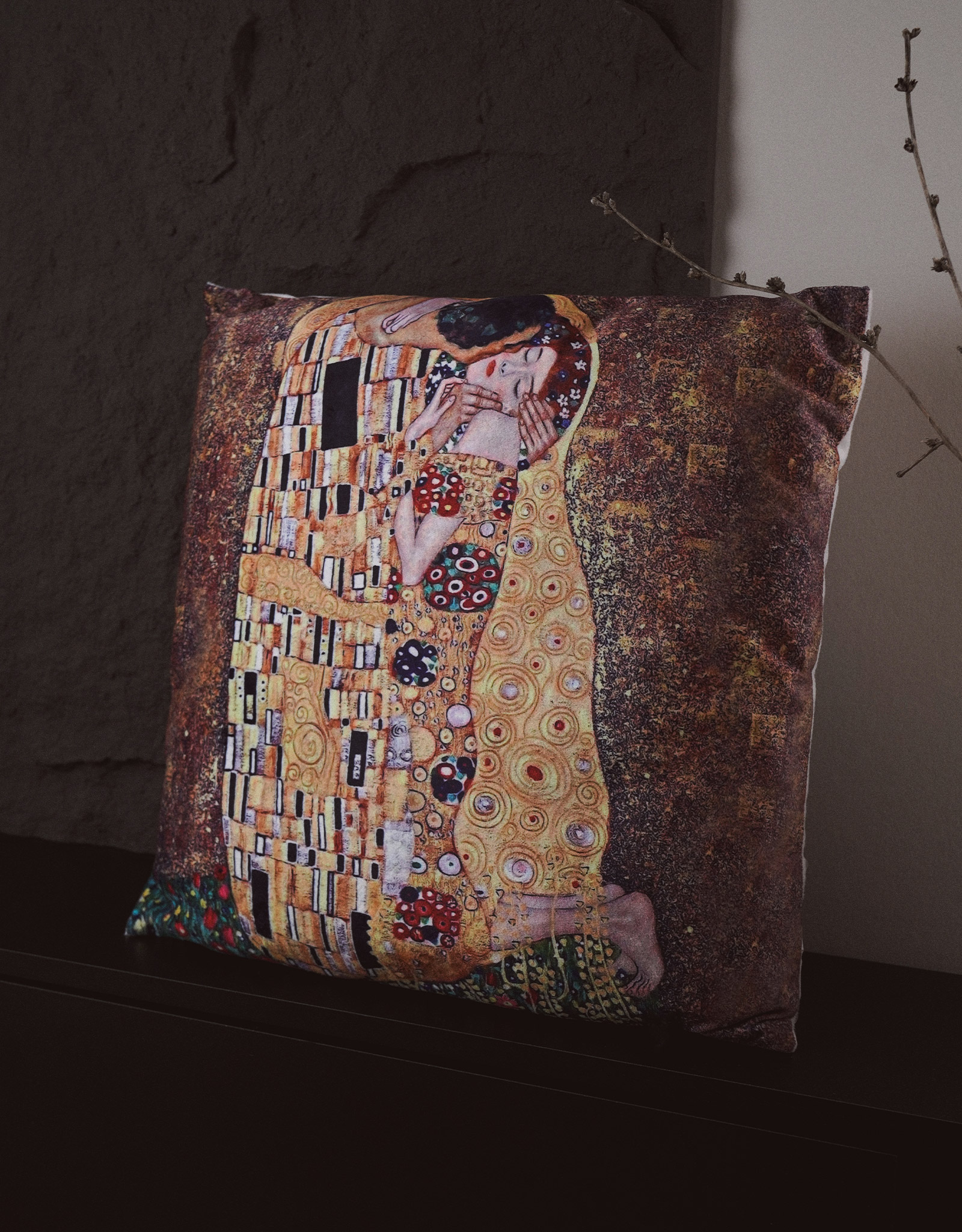Подушка декоративная, 45х45 см, полиэстер, Поцелуй, Климт, Art поцелуй, image-3