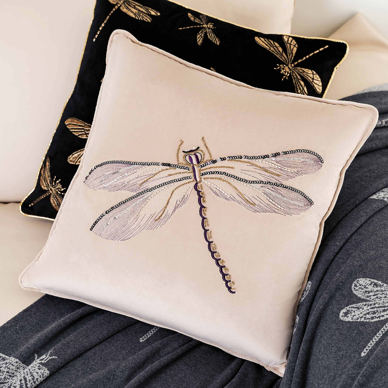 Подушка декоративная, 45х45, вельвет/бисер, бежевая, Стрекоза, Dragonfly