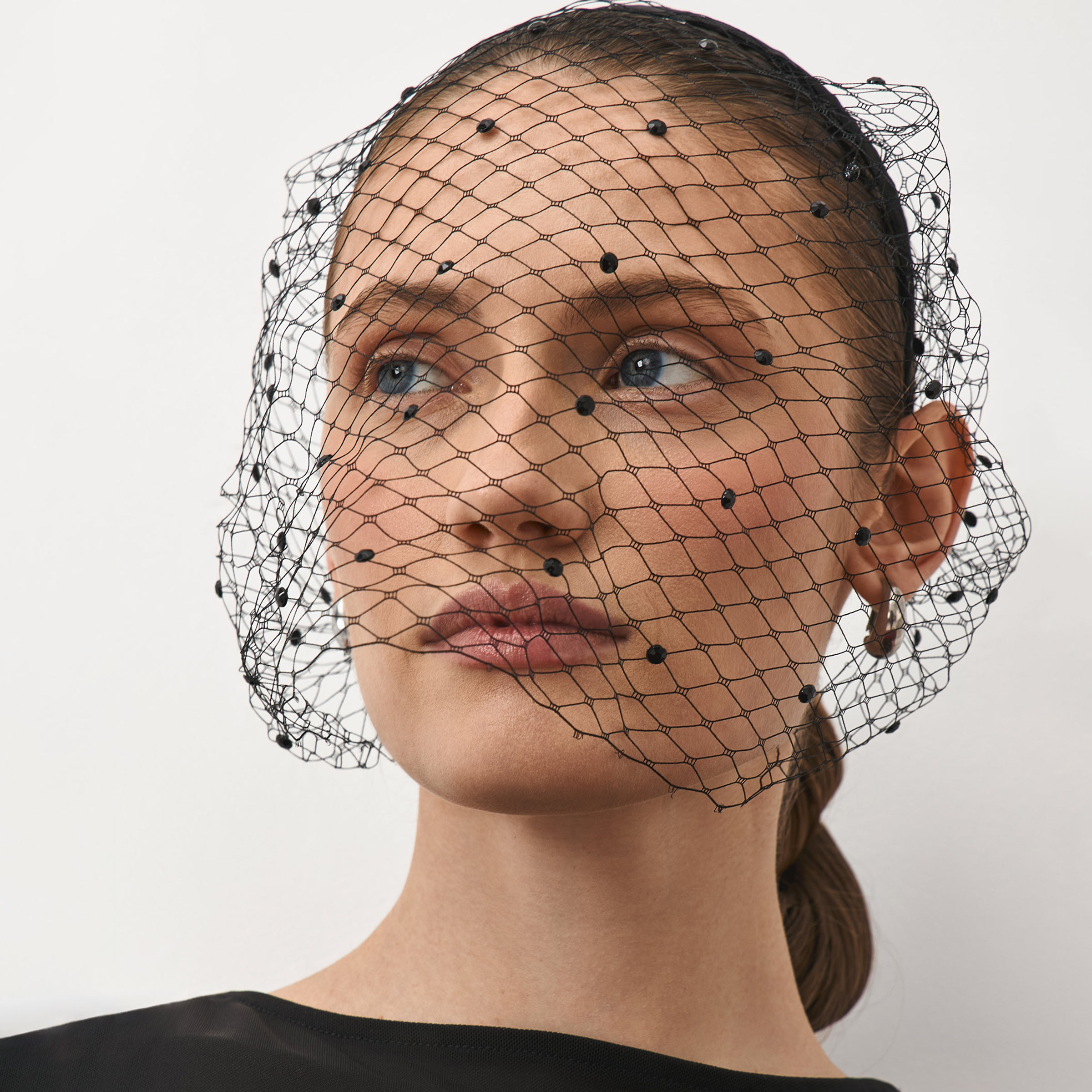 Ободок карнавальный, 14х15 см, металл/полиэстер, черный, Вуаль со стразами, Hairstyle