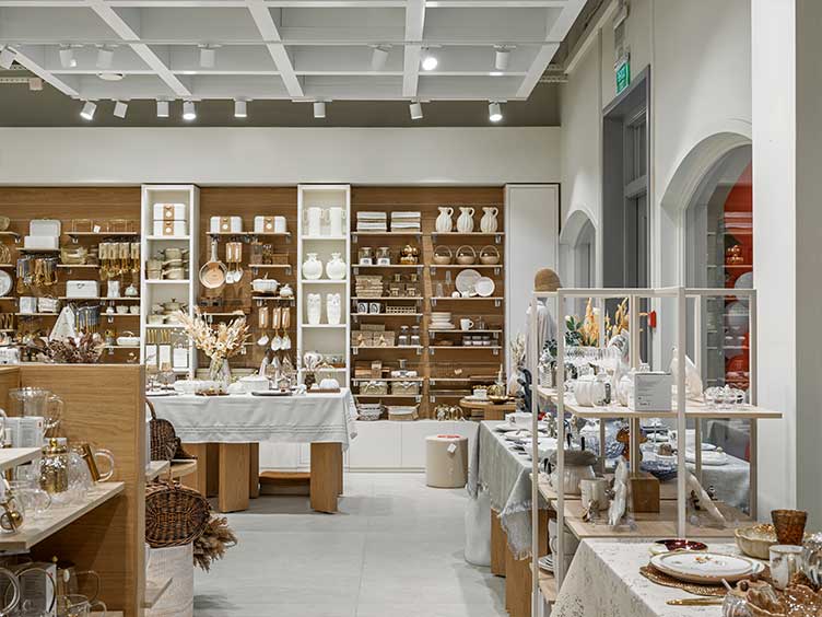 д. Чёрная Грязь, Торгово-Промышленная ул., 6, Аутлет-центр "Fashion House", image-4