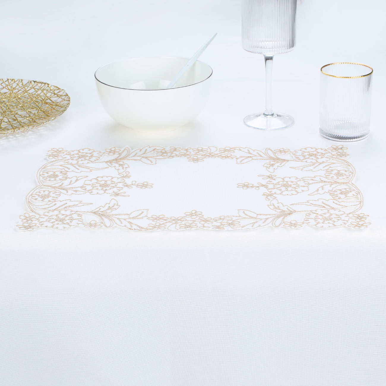 

Салфетка под приборы, 30х45 см, полиэстер, прямоугольная, белая, Ажурные цветы, Cream flowers