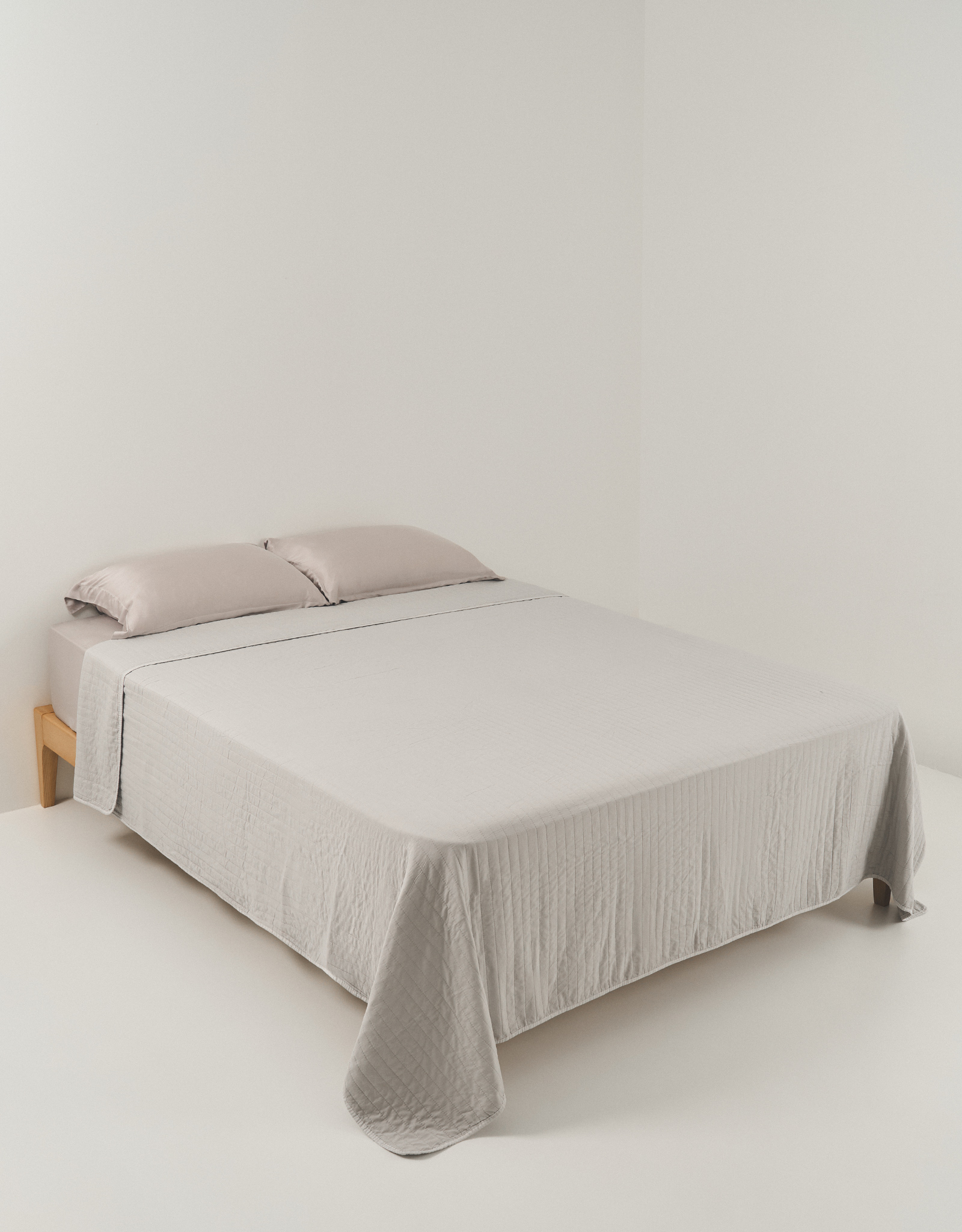 Покрывало, 220х240 см, стеганое, микрофибра, серое, Полосы, Stitch, image-1