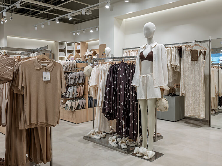 Москва, МО, деревня Покровское, ул. Центральная, 33, Novaya Riga Outlet Village (Новая Рига Аутлет), image-3