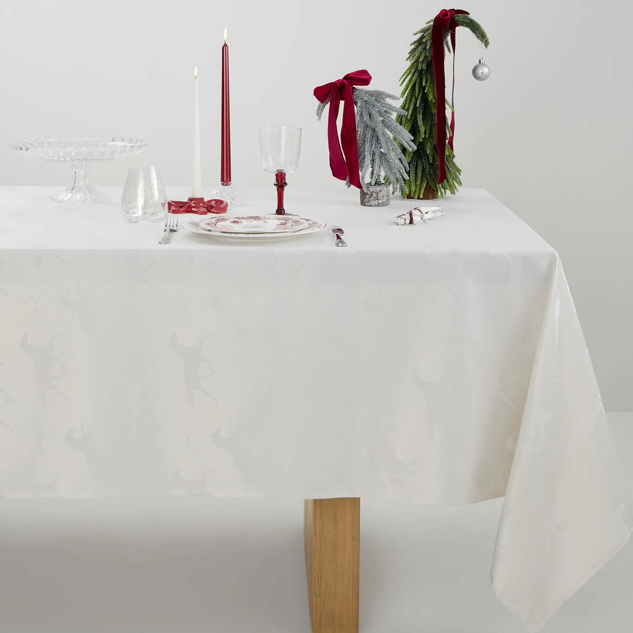 Скатерть, 160х160 см, жаккард, полиэстер, серо-бежевая, Лошади, Graceful horses