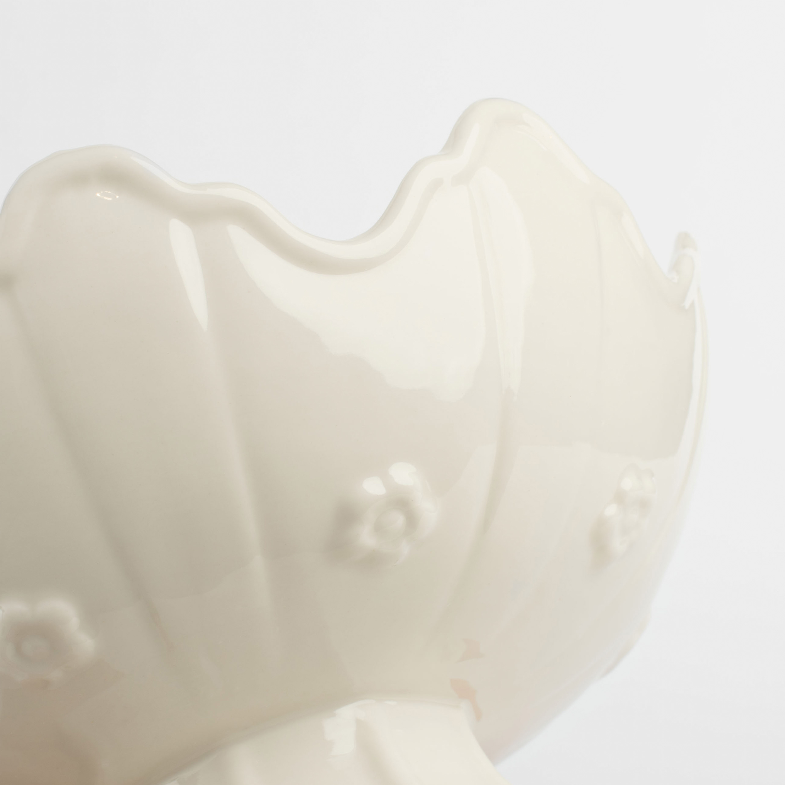 Конфетница на ножке, 17х11 см, фарфор Porcelain, бело-бежевая, Крольчонок в вазе, Natural Easter изображение № 5