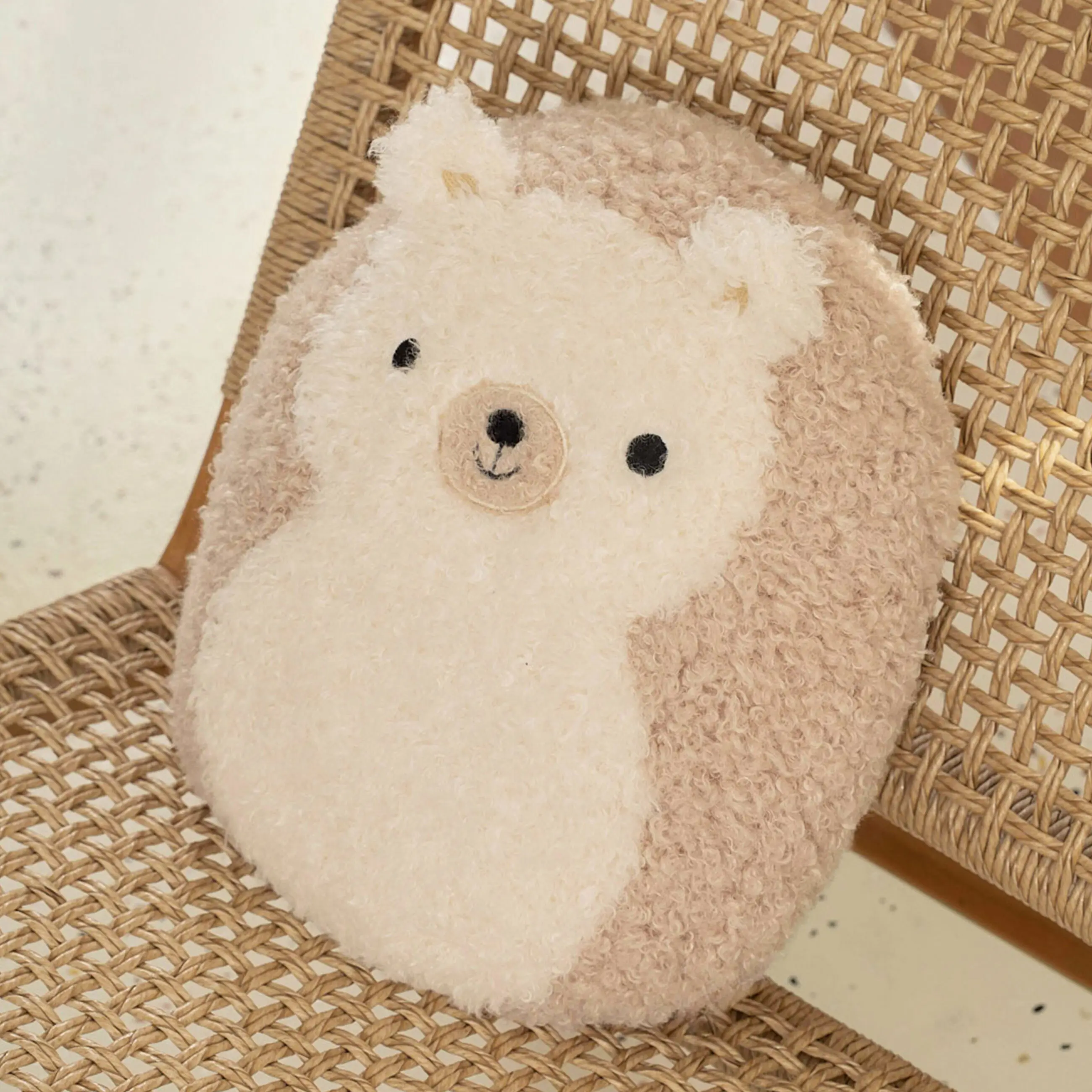 Подушка декоративная, 35х28 см, букле, бежево-коричневая, Еж, Boucle figure
