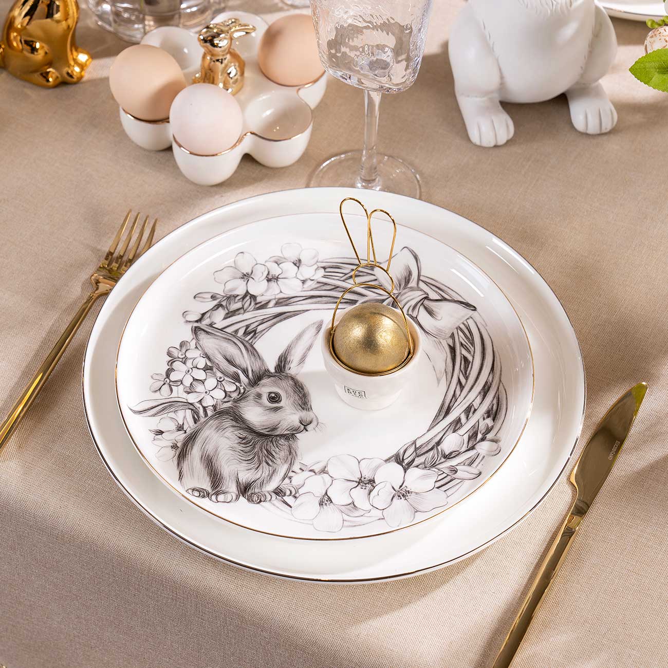 Тарелка закусочная, 24 см, фарфор F, белая, с золотистым кантом, Кролик и венок, Easter gold изображение № 4