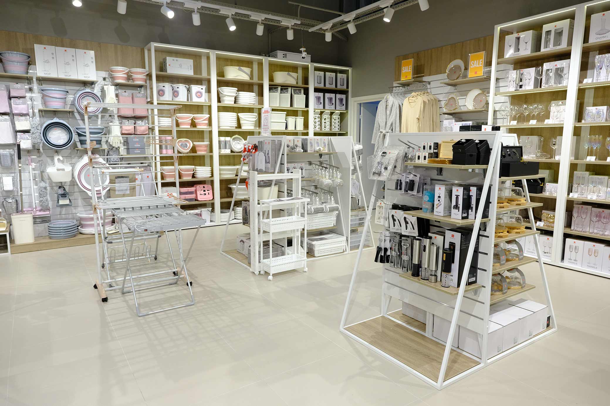 Нижнекамск, улица Сююмбике, 7 ТЦ "Ramus Mall", image-6